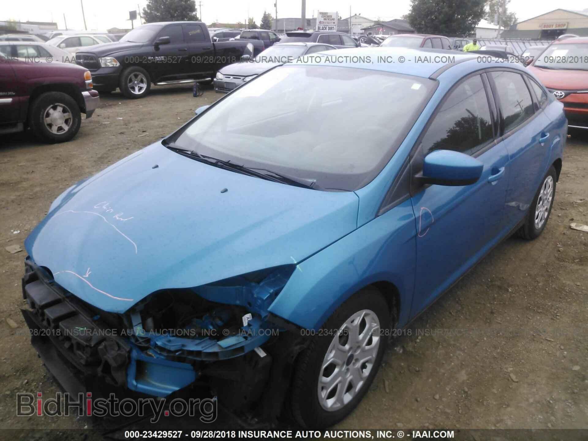 2012 Ford Focus - VIN: 1FAHP3F27CL385767 - Фото 2