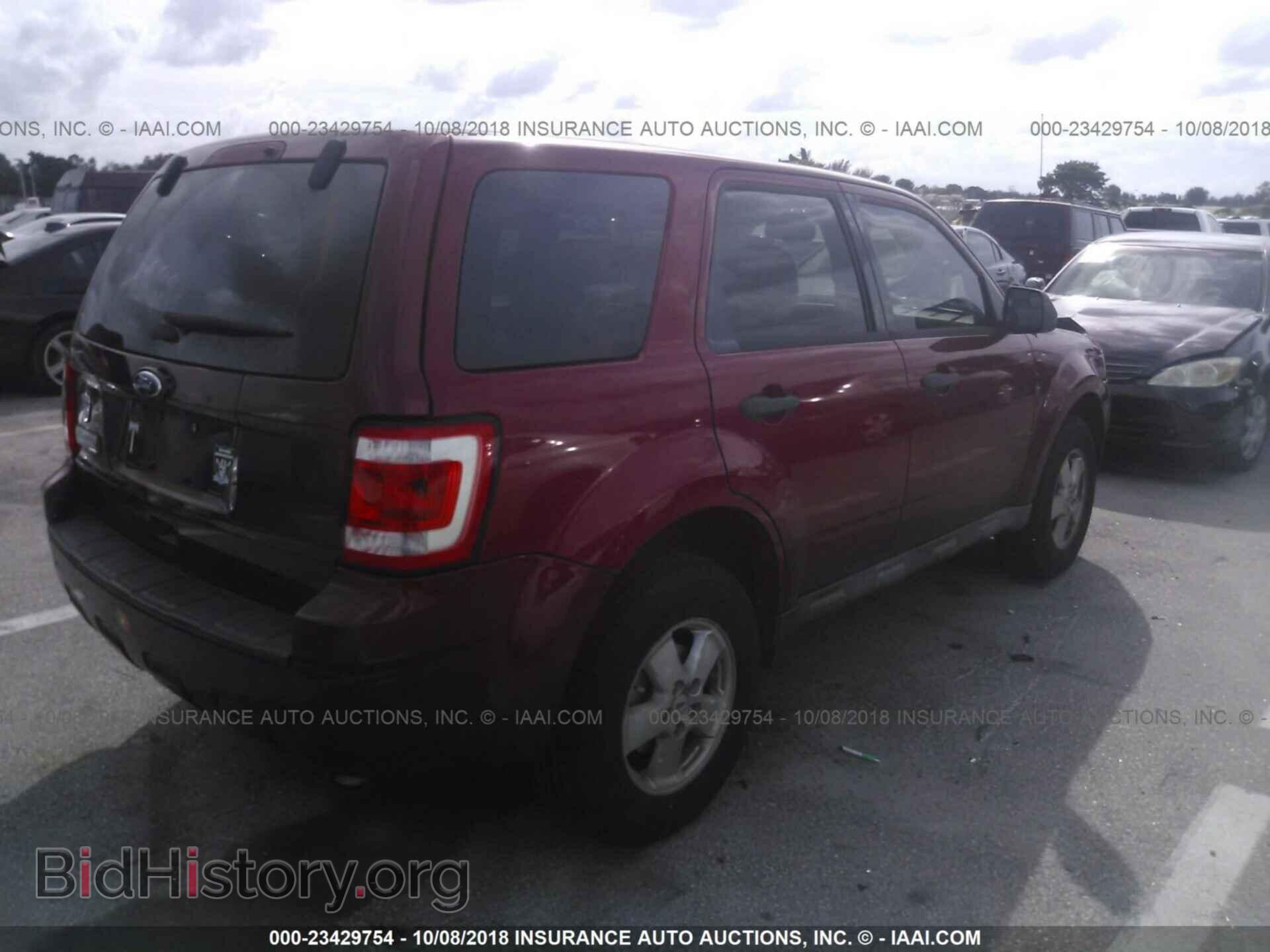 2011 Ford Escape - VIN: 1FMCU0C77BKB57652 - Photo 4