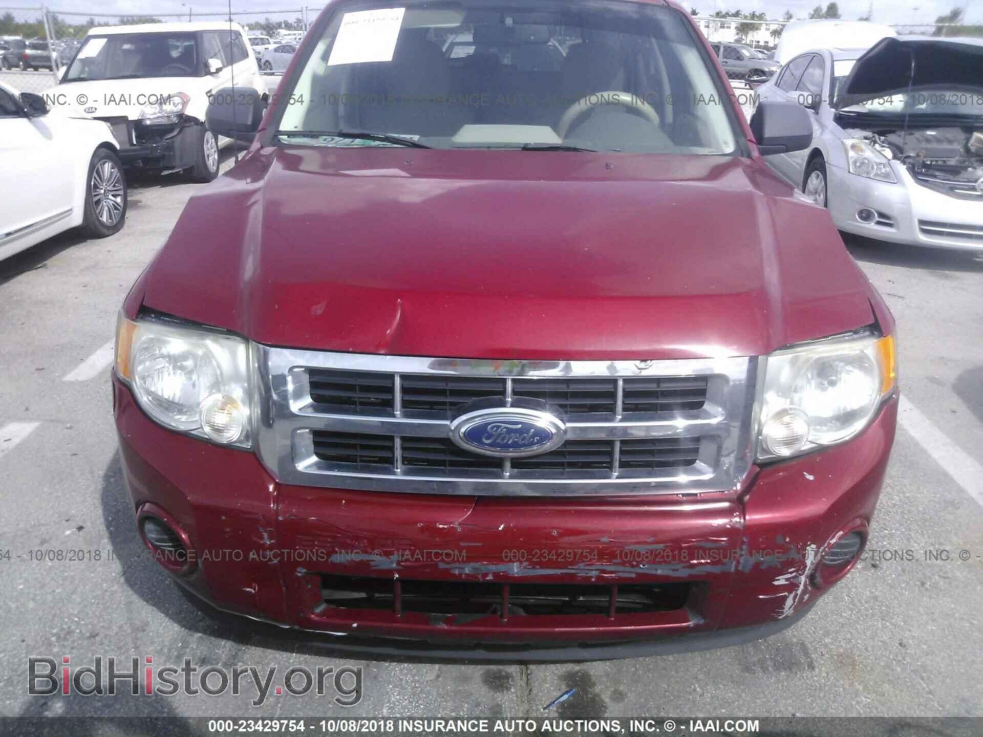 2011 Ford Escape - VIN: 1FMCU0C77BKB57652 - Photo 6