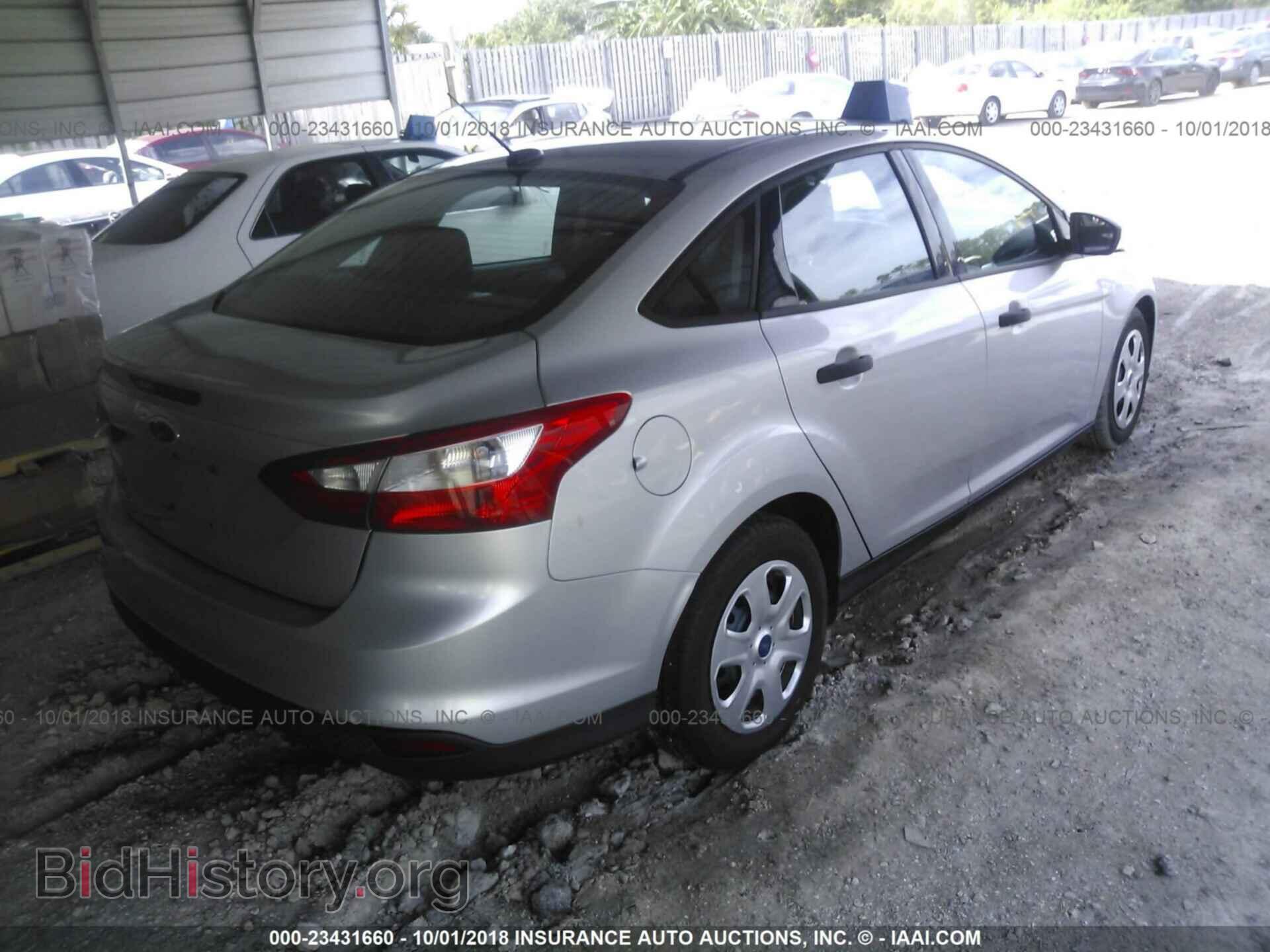 2012 Ford Focus - VIN: 1FAHP3E26CL173315 - Photo 4