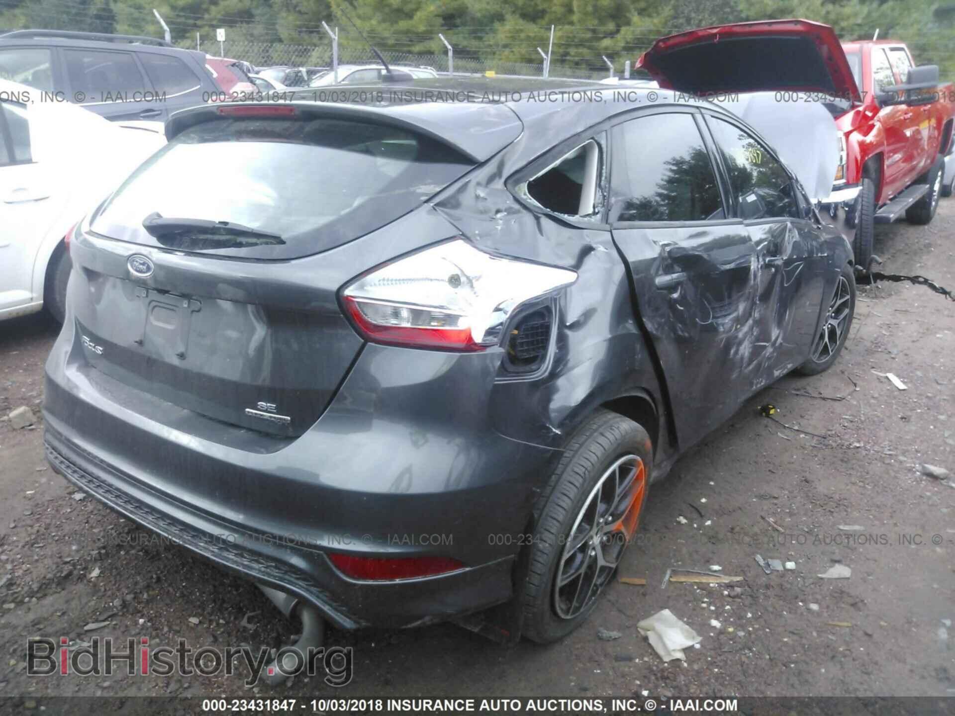 2015 Ford Focus - VIN: 1FADP3K21FL357648 - Photo 4