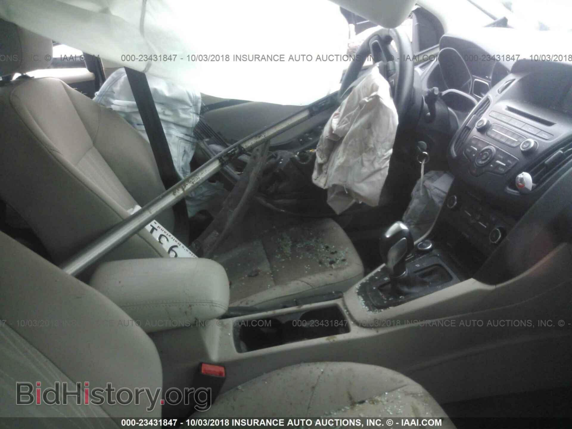 2015 Ford Focus - VIN: 1FADP3K21FL357648 - Photo 5