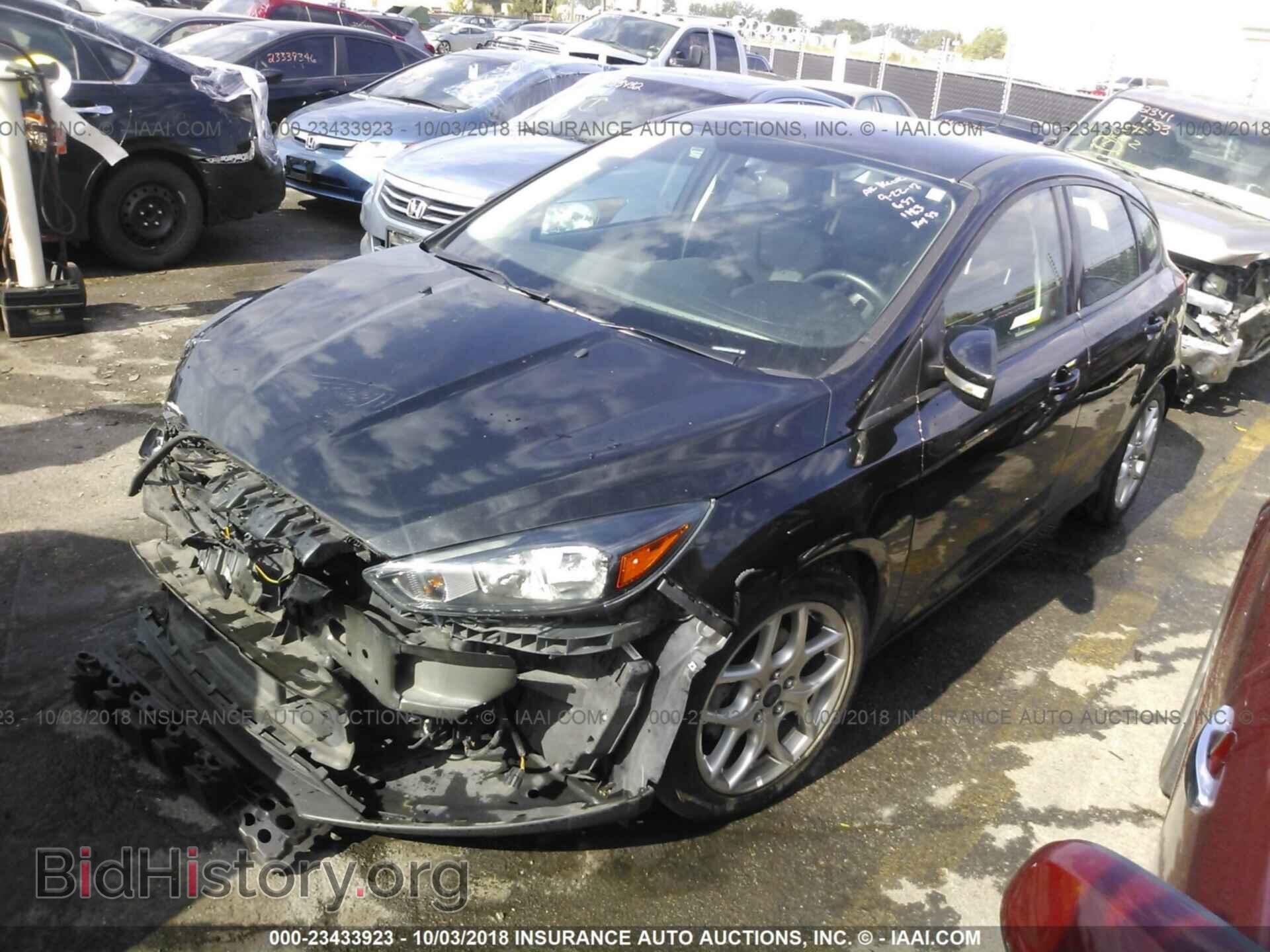 2015 Ford Focus - VIN: 1FADP3K20FL331123 - Photo 2