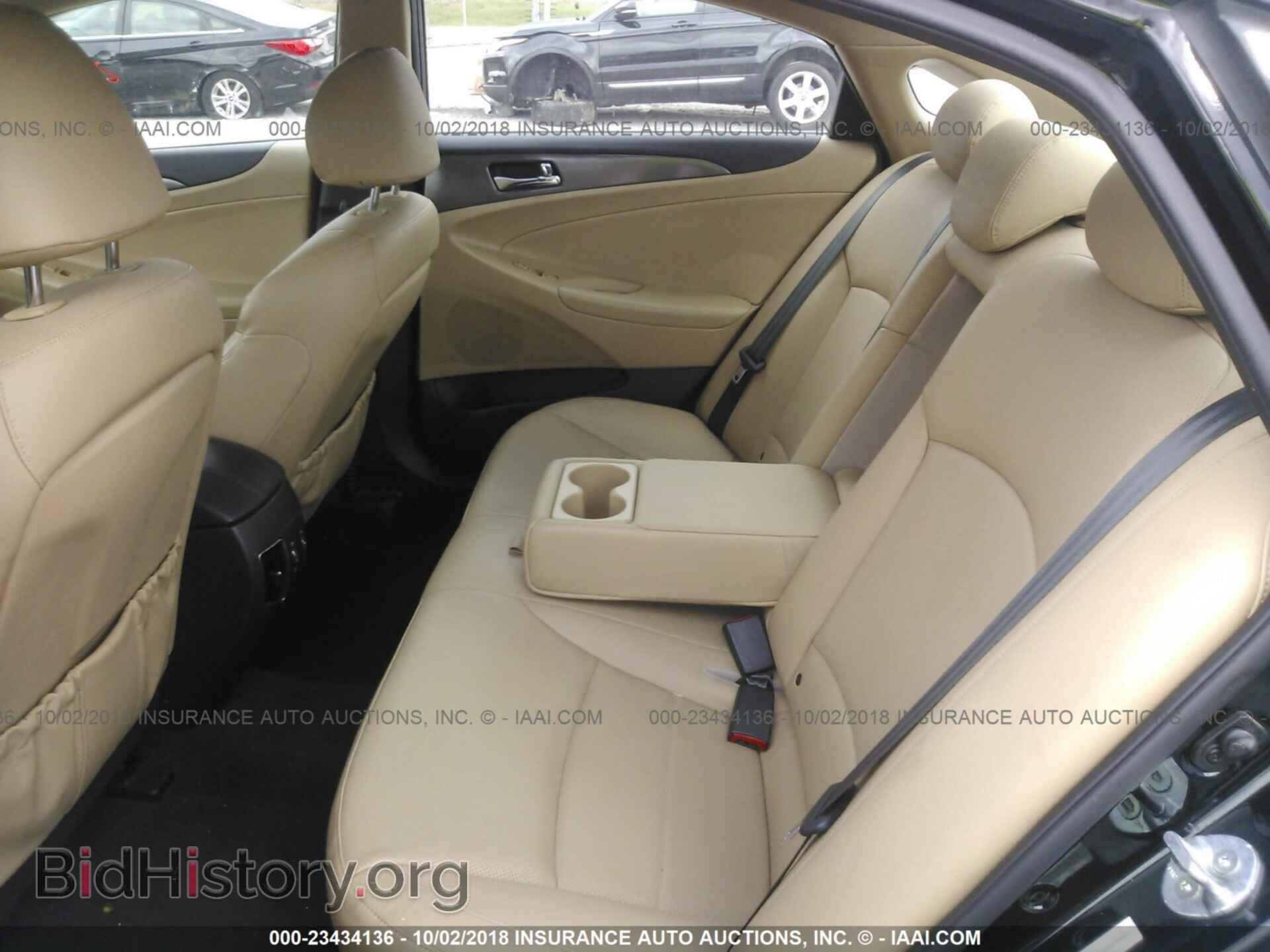 2012 Hyundai Sonata - VIN: KMHEC4A42CA025692 - Photo 8