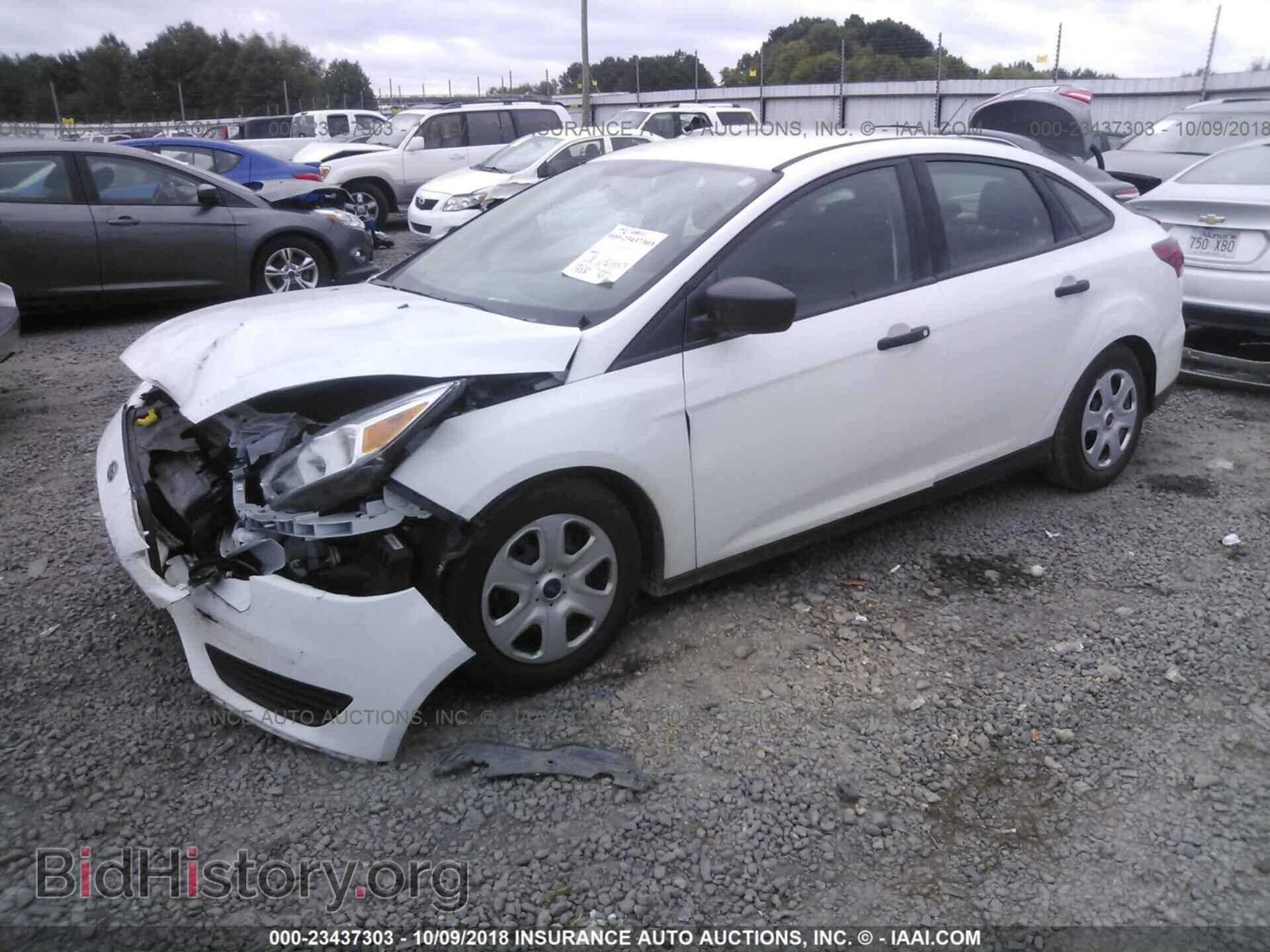 2016 Ford Focus - VIN: 1FADP3E22GL371295 - Фото 2