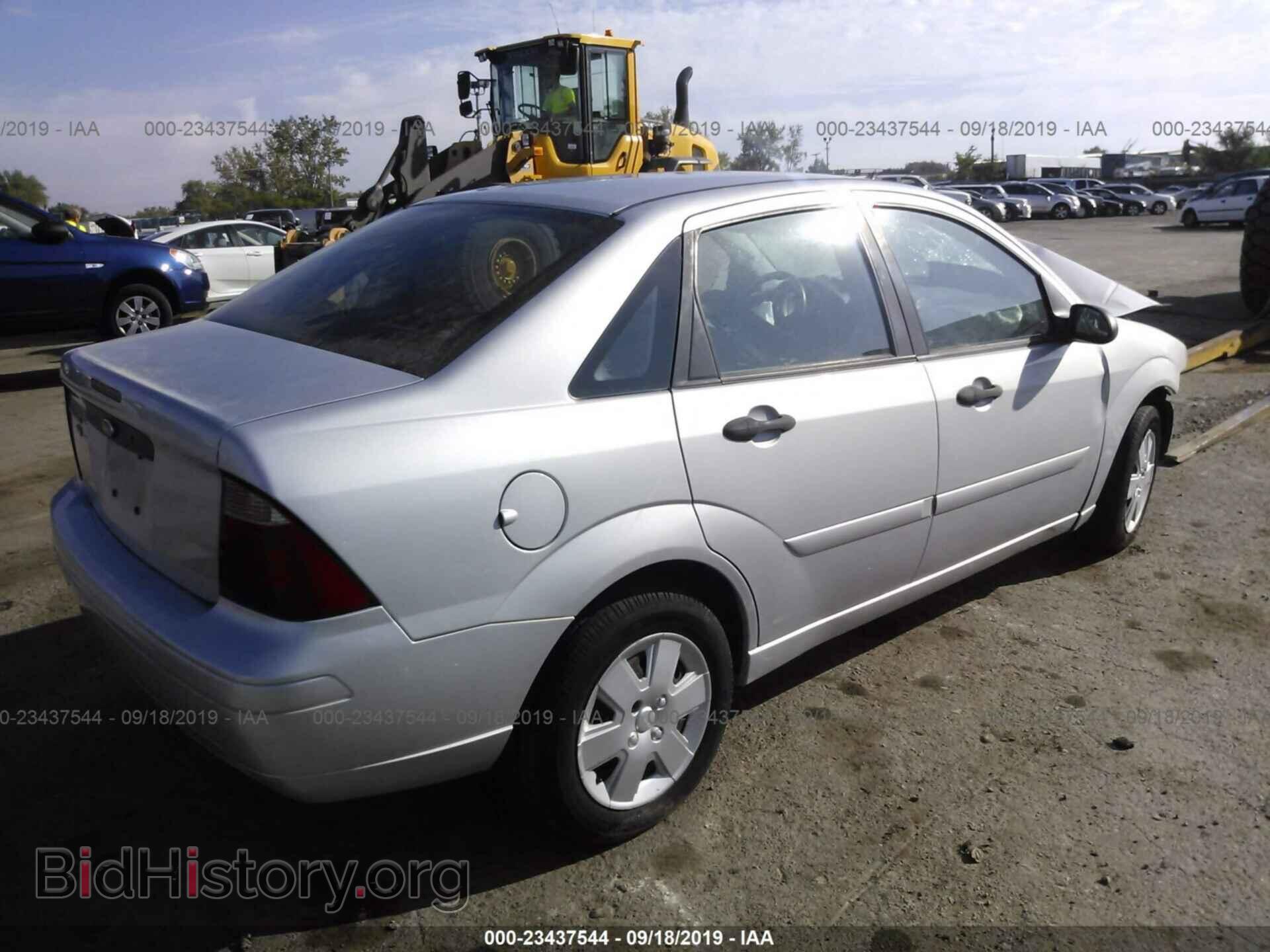 2007 Ford Focus - VIN: 1FAFP34NX7W109768 - Фото 4