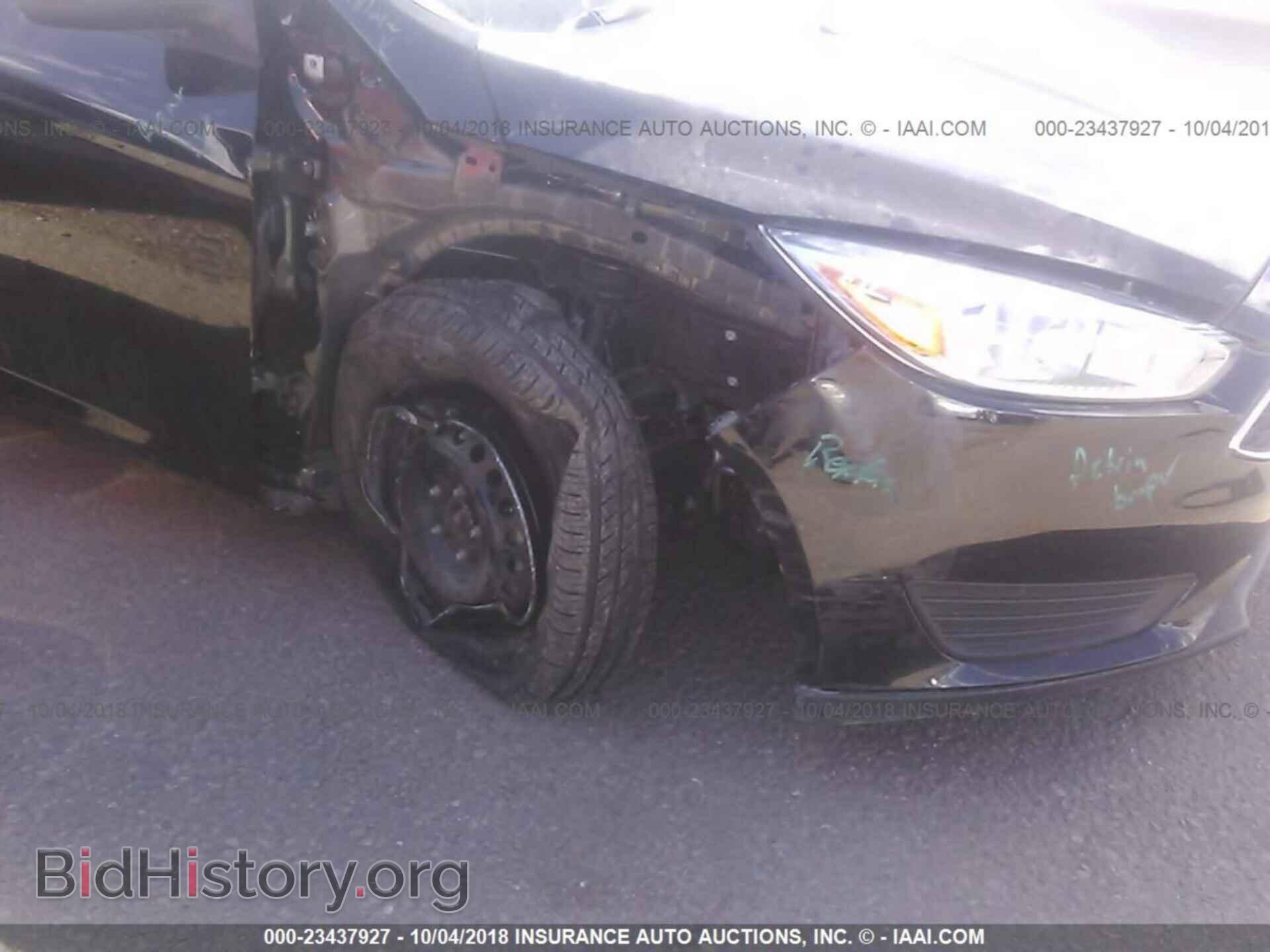 2018 Ford Focus - VIN: 1FADP3E24JL303474 - Photo 6