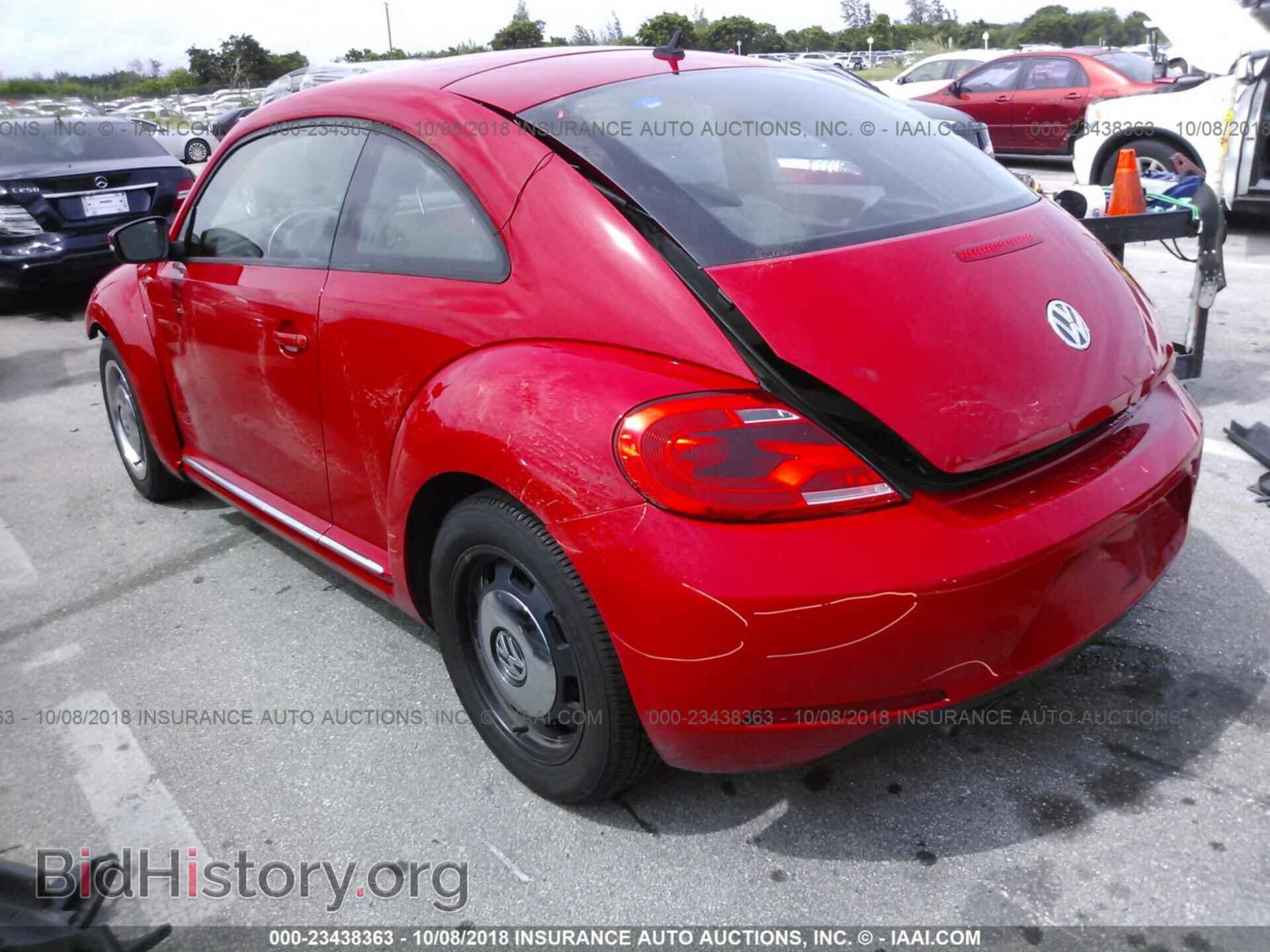 2012 Volkswagen Beetle - VIN: 3VWJP7AT2CM611518 - Фото 3