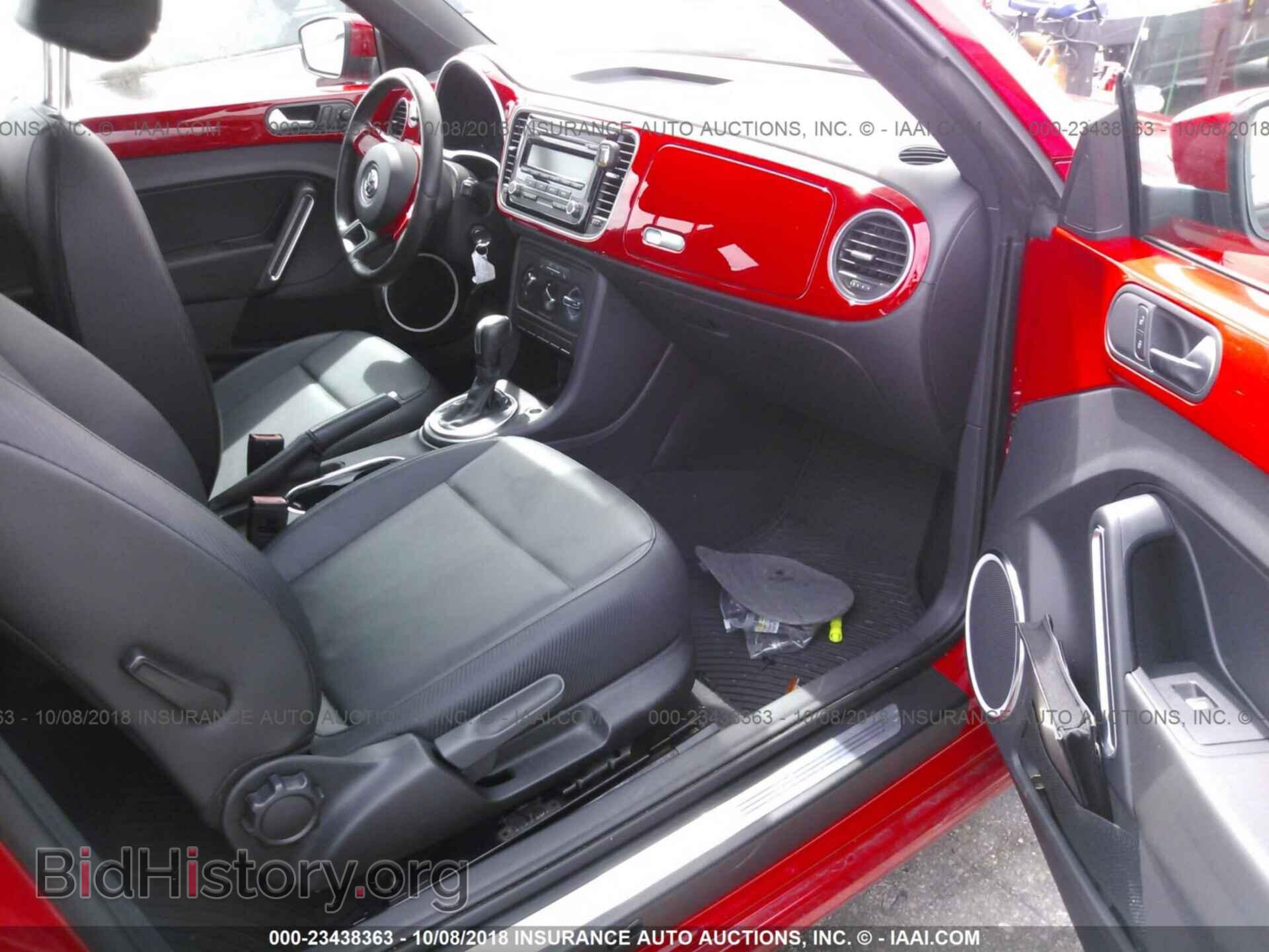 2012 Volkswagen Beetle - VIN: 3VWJP7AT2CM611518 - Фото 5