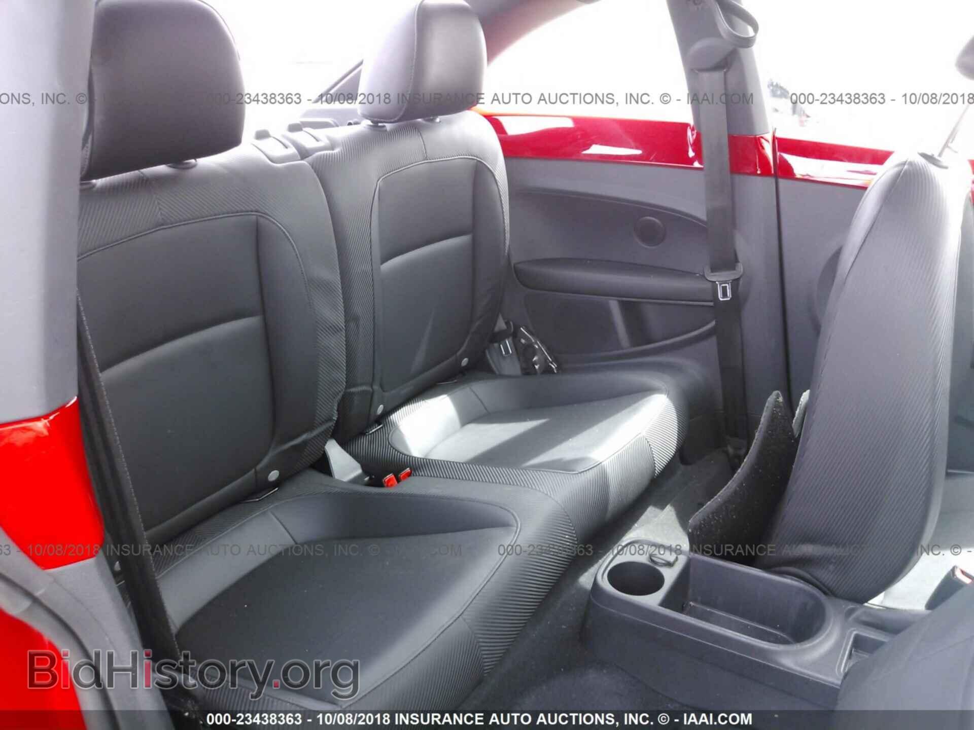 2012 Volkswagen Beetle - VIN: 3VWJP7AT2CM611518 - Фото 8
