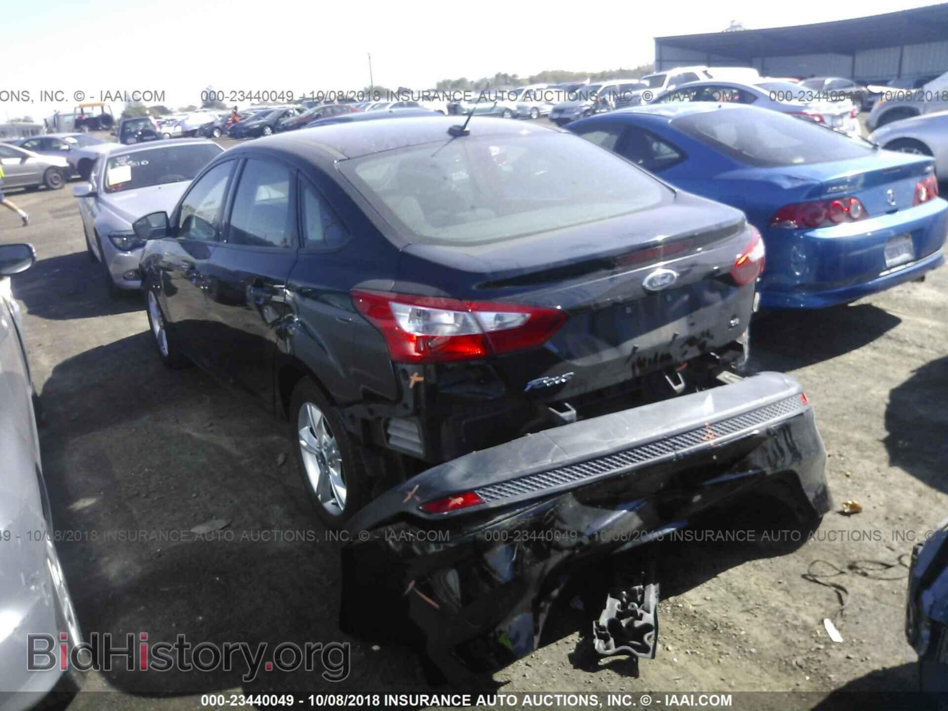 2014 Ford Focus - VIN: 1FADP3F21EL375138 - Фото 3