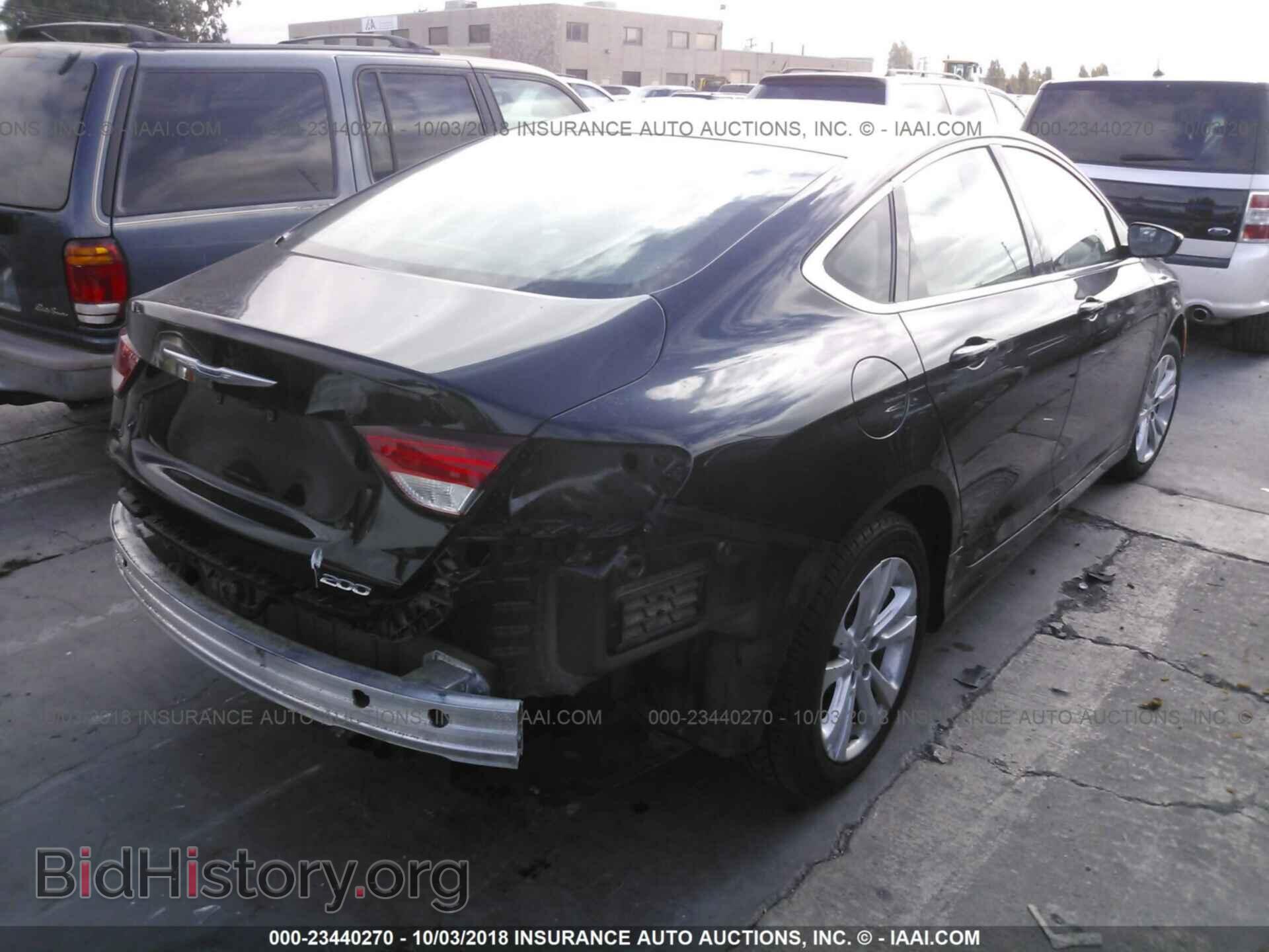 2015 Chrysler 200 - VIN: 1C3CCCAB7FN585519 - Photo 4