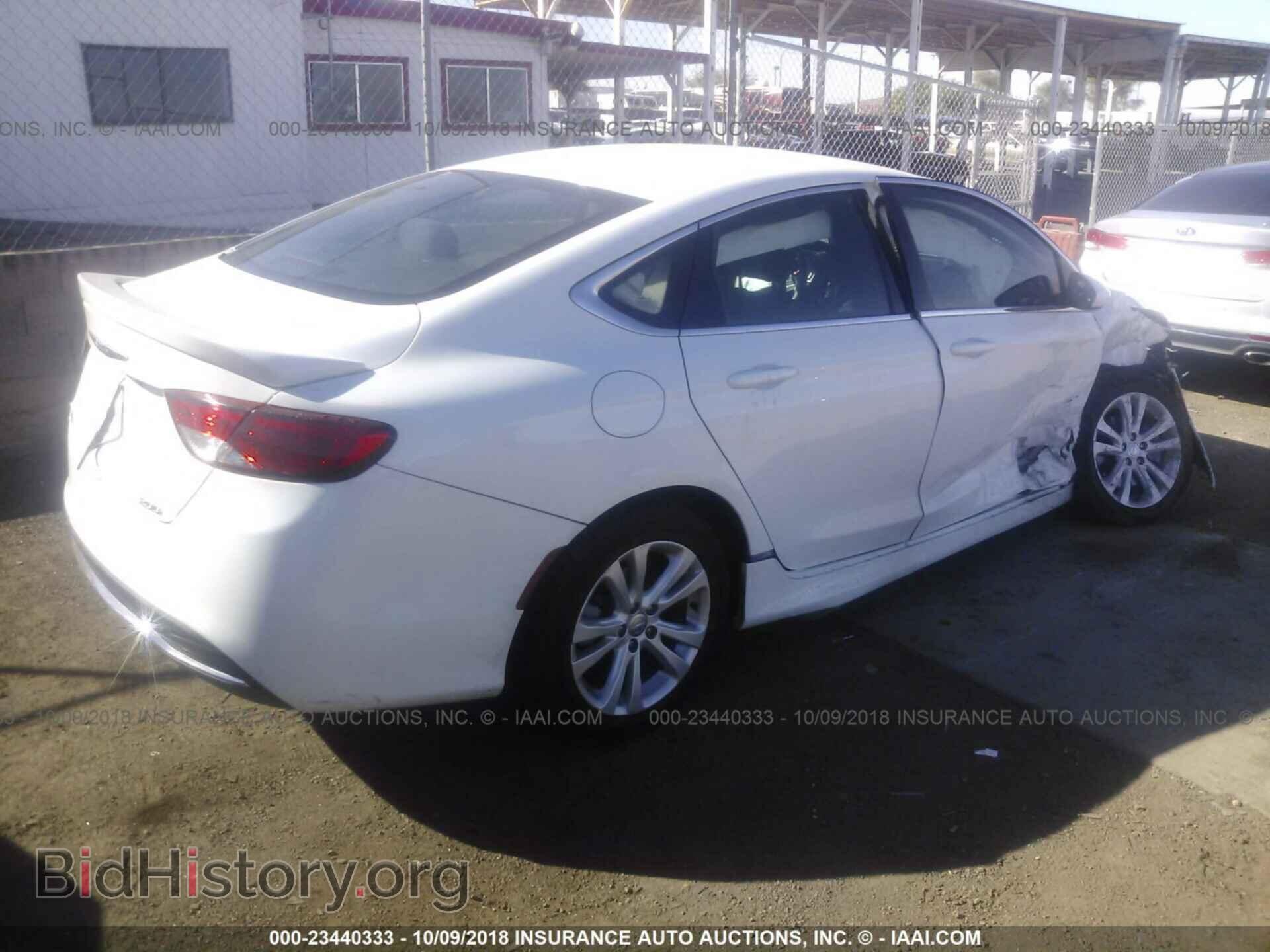 2015 Chrysler 200 - VIN: 1C3CCCAB2FN574413 - Photo 4