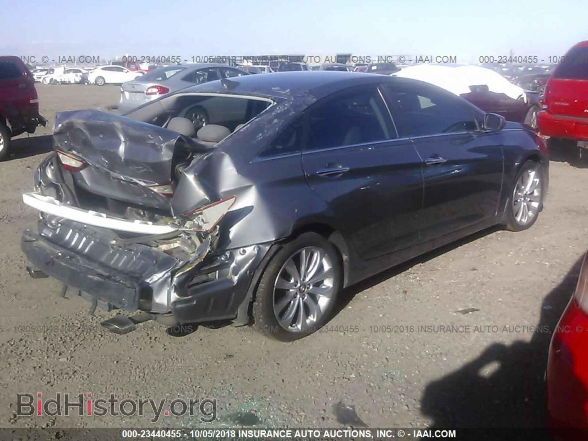 2012 Hyundai Sonata - VIN: 5NPEC4AC5CH345271 - Photo 4
