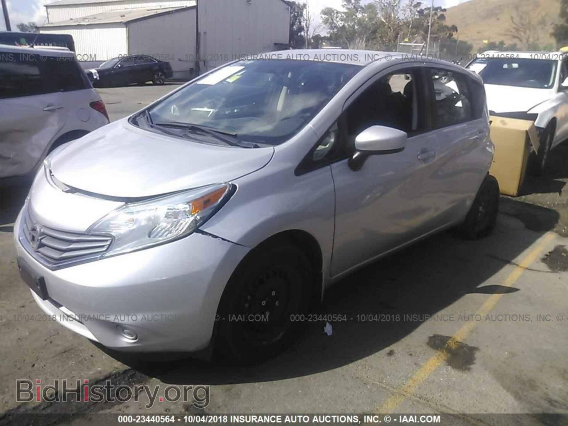 2016 Nissan Versa note - VIN: 3N1CE2CP7GL403007 - Фото 2
