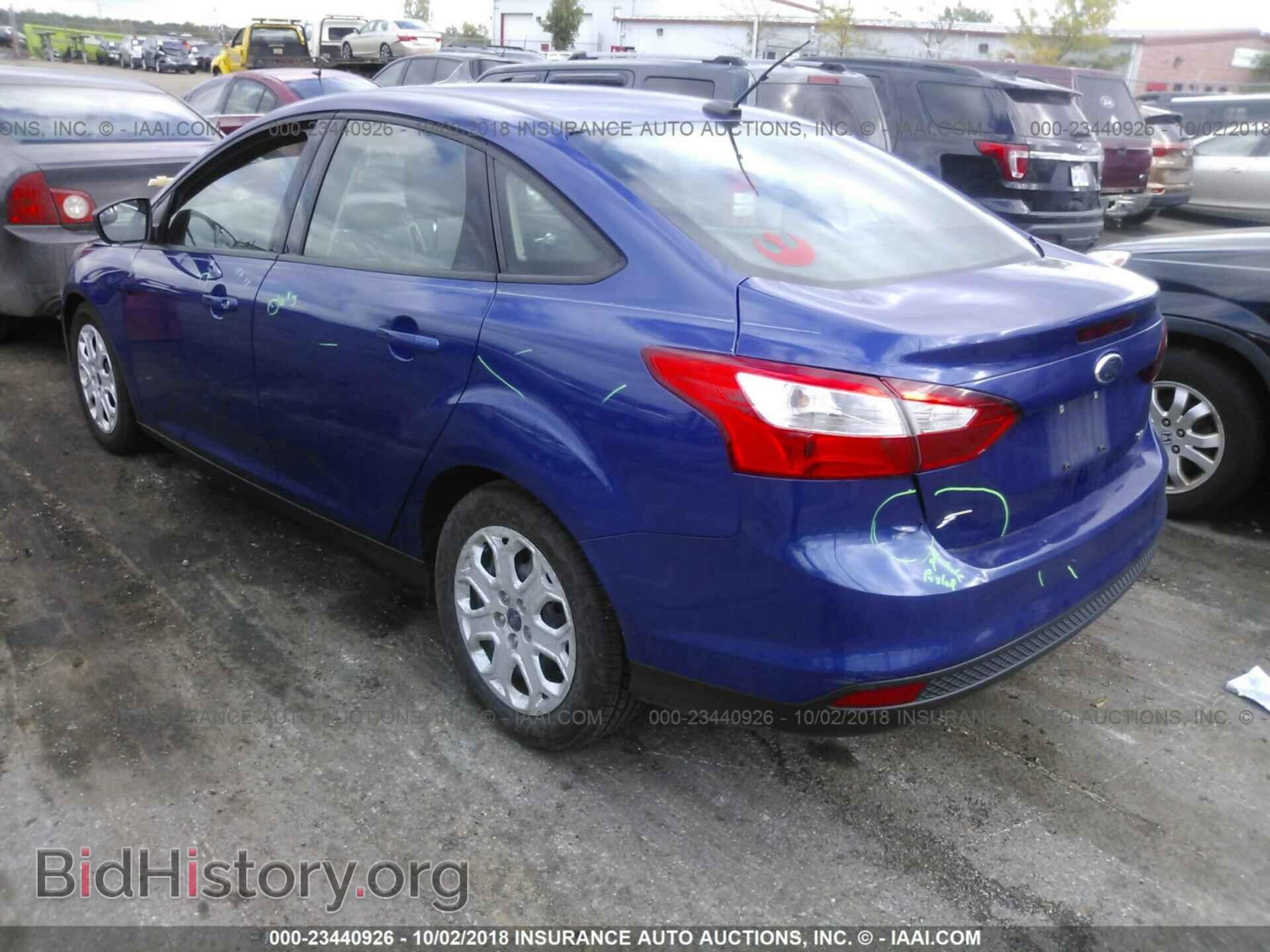 2012 Ford Focus - VIN: 1FAHP3F27CL256539 - Photo 3