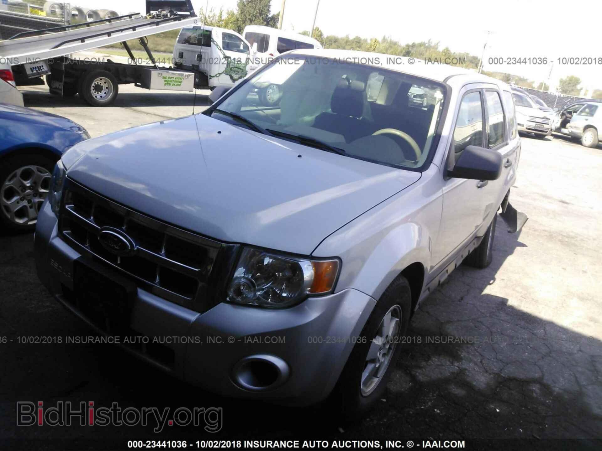 2012 Ford Escape - VIN: 1FMCU0C73CKB17909 - Photo 2