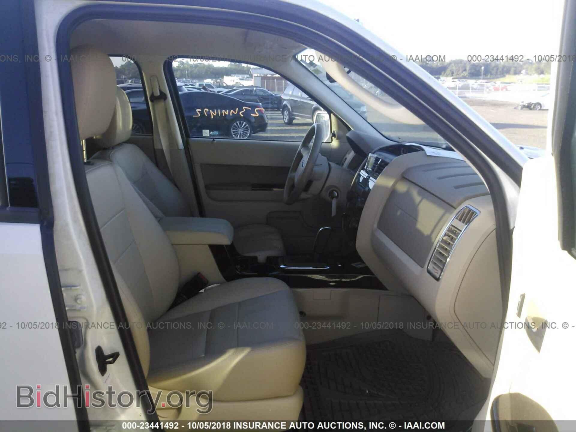 2011 Ford Escape - VIN: 1FMCU0EG3BKB88880 - Фото 5