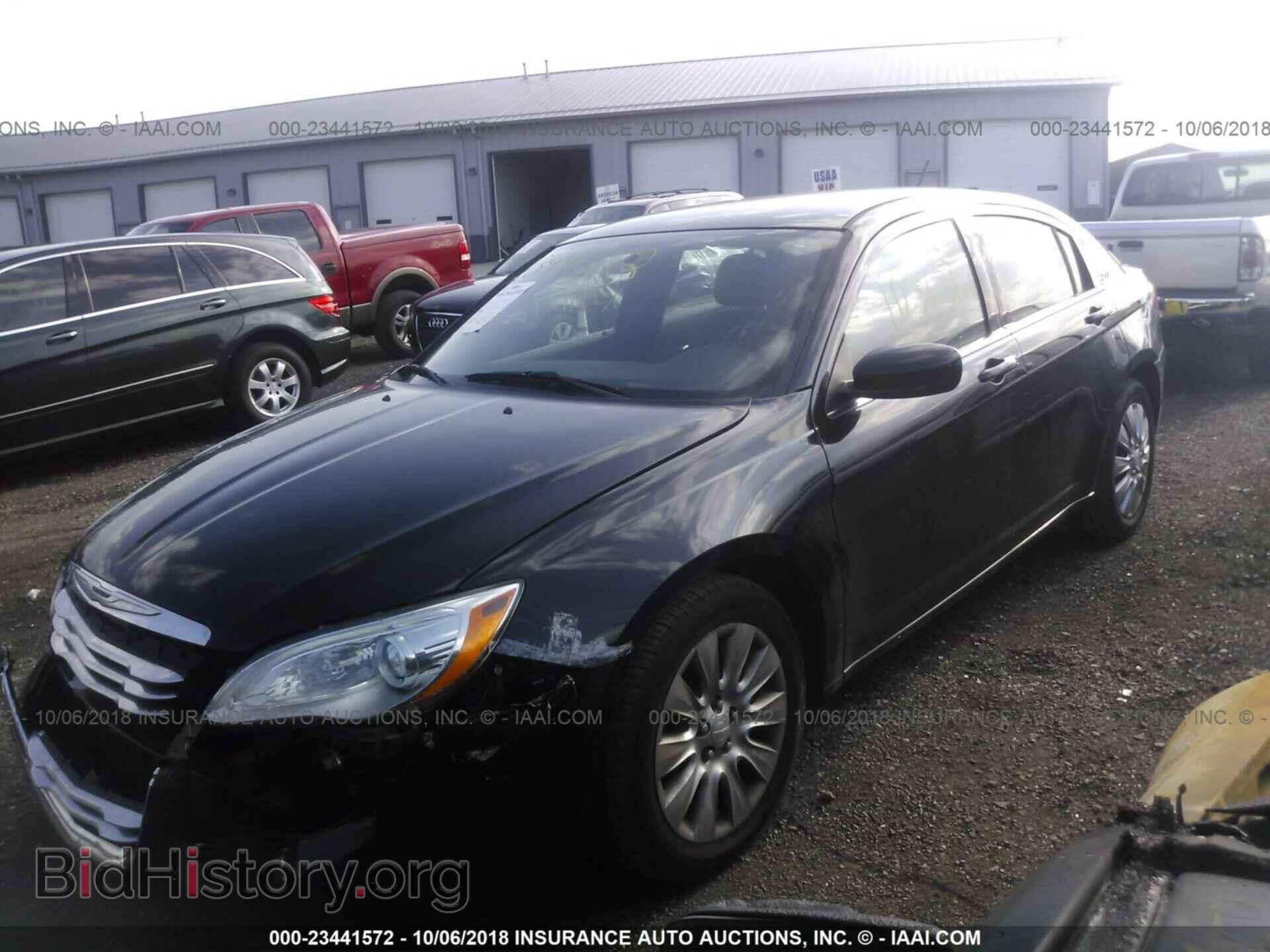 2014 CHRYSLER 200 - VIN: 1C3CCBAB5EN207000 - Photo 2