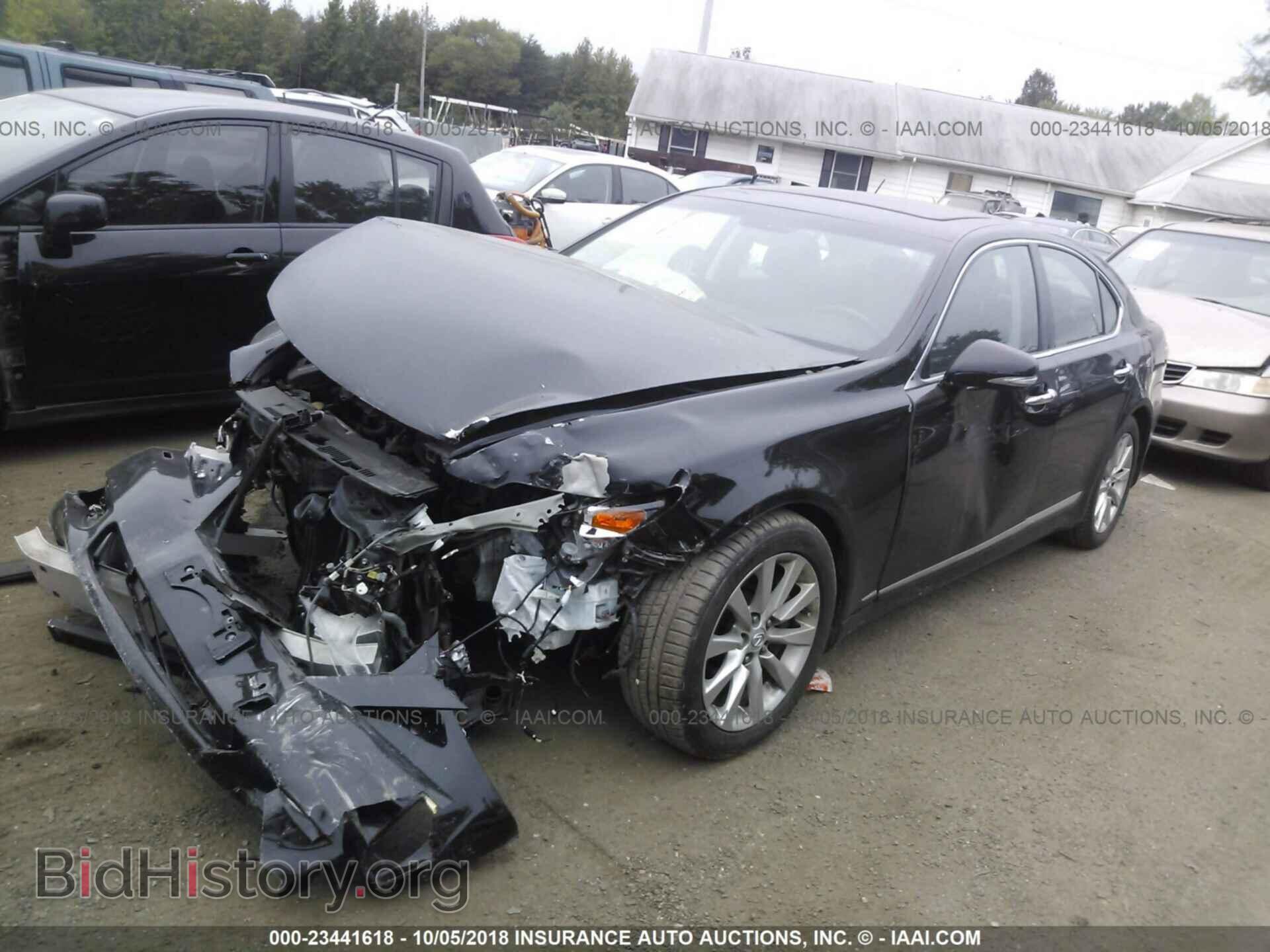 2011 Lexus Ls - VIN: JTHCL5EF1B5012273 - Photo 2