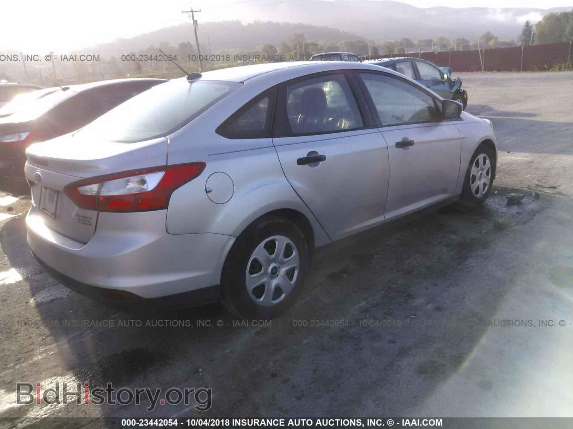 2012 Ford Focus - VIN: 1FAHP3E29CL220174 - Фото 4