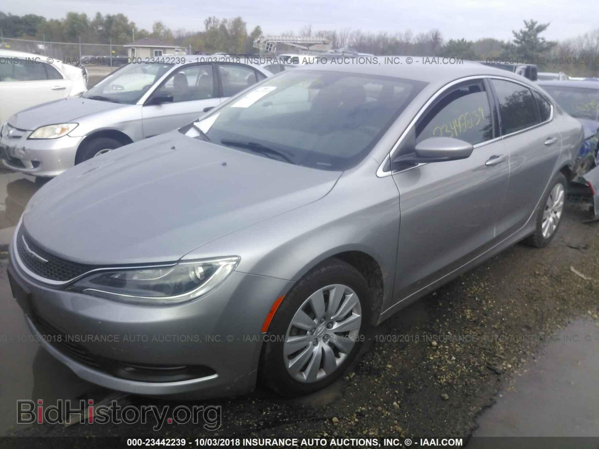 2015 Chrysler 200 - VIN: 1C3CCCFB9FN560890 - Photo 2