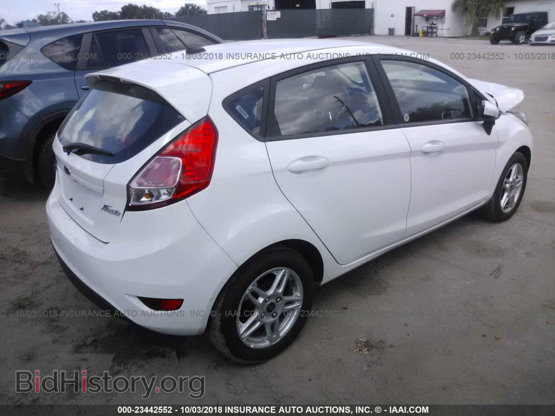 2018 Ford Fiesta - VIN: 3FADP4EJ2JM101910 - Фото 4