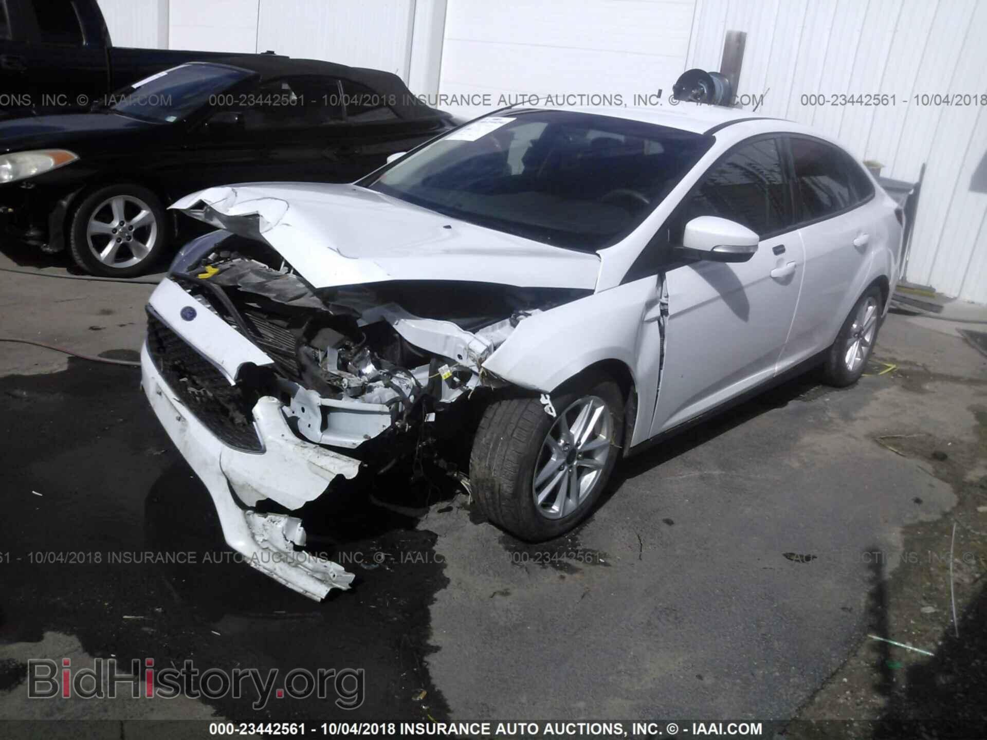 2015 Ford Focus - VIN: 1FADP3F22FL380009 - Photo 2