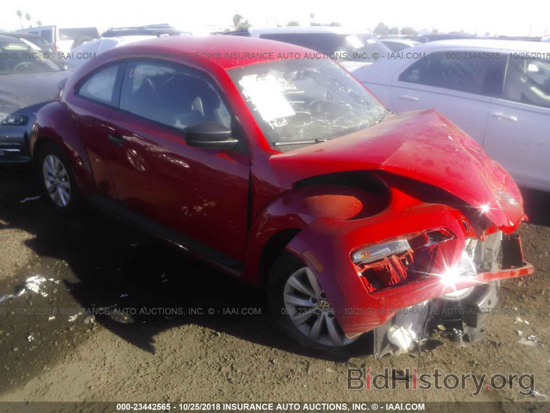 Photo 3VWFD7ATXJM712270 - Volkswagen Beetle 2018