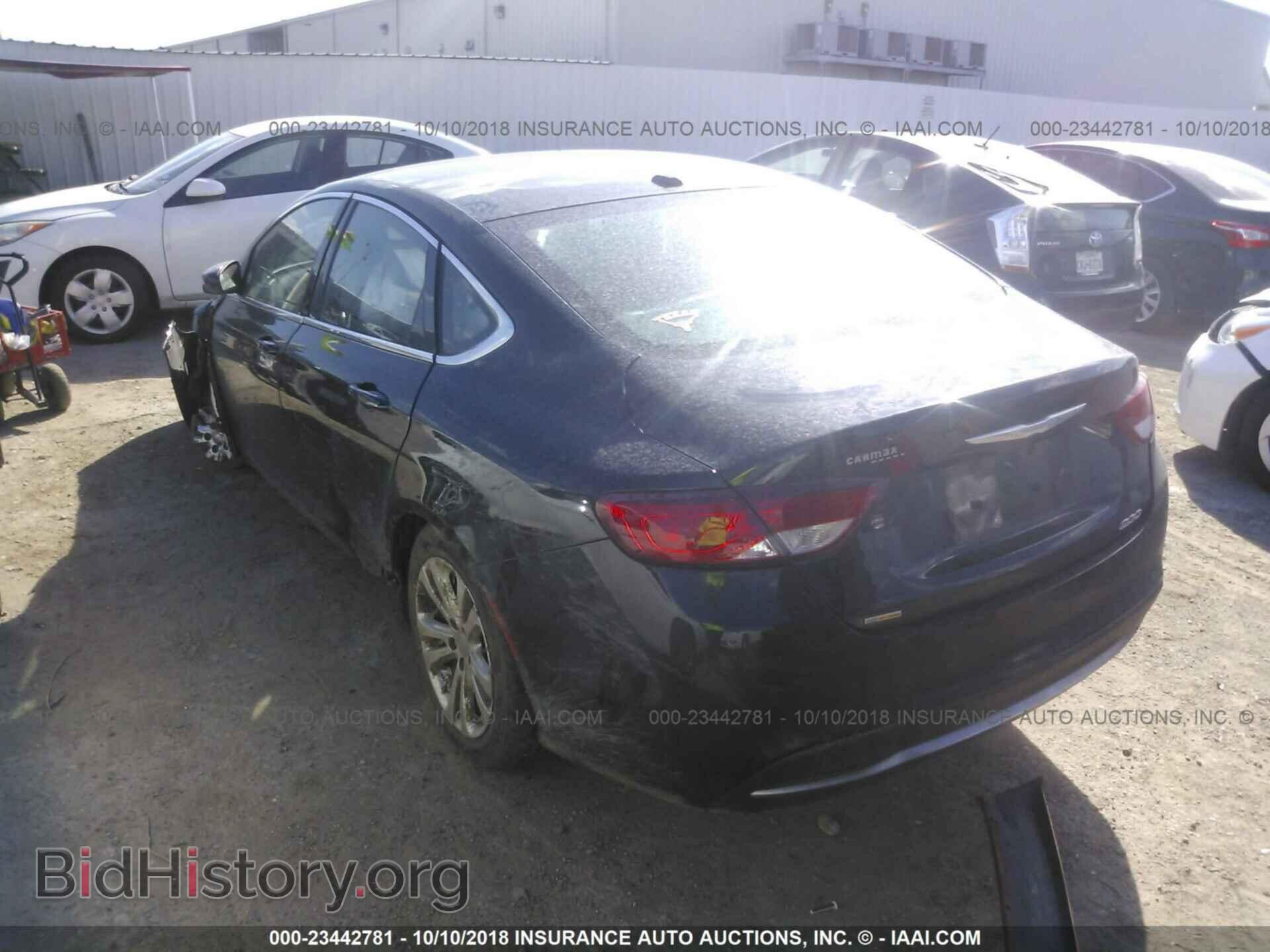 2015 Chrysler 200 - VIN: 1C3CCCAB3FN687741 - Photo 3