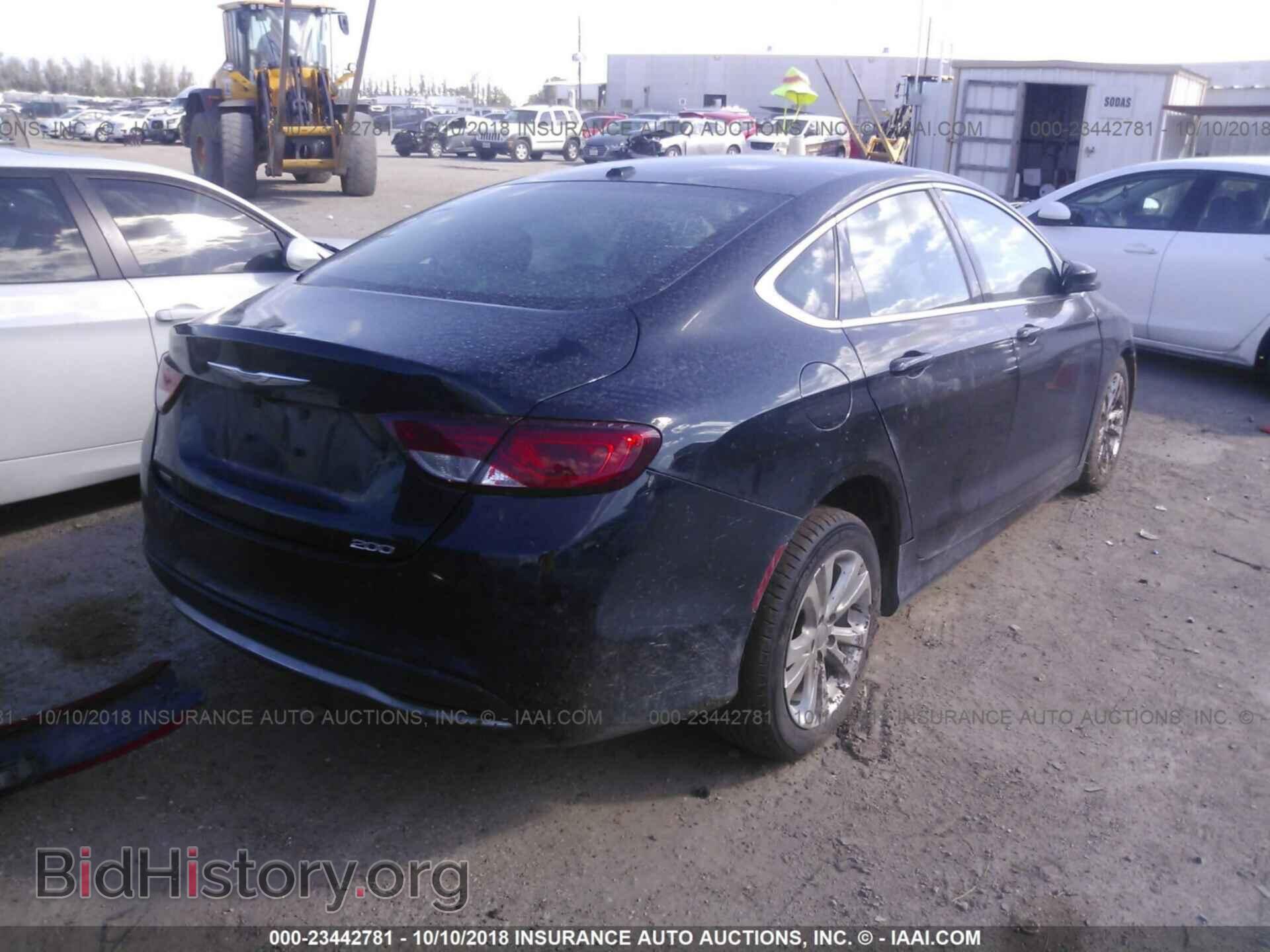 2015 Chrysler 200 - VIN: 1C3CCCAB3FN687741 - Photo 4