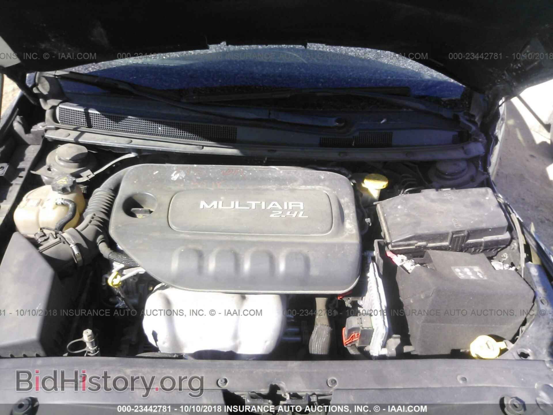 2015 Chrysler 200 - VIN: 1C3CCCAB3FN687741 - Photo 10