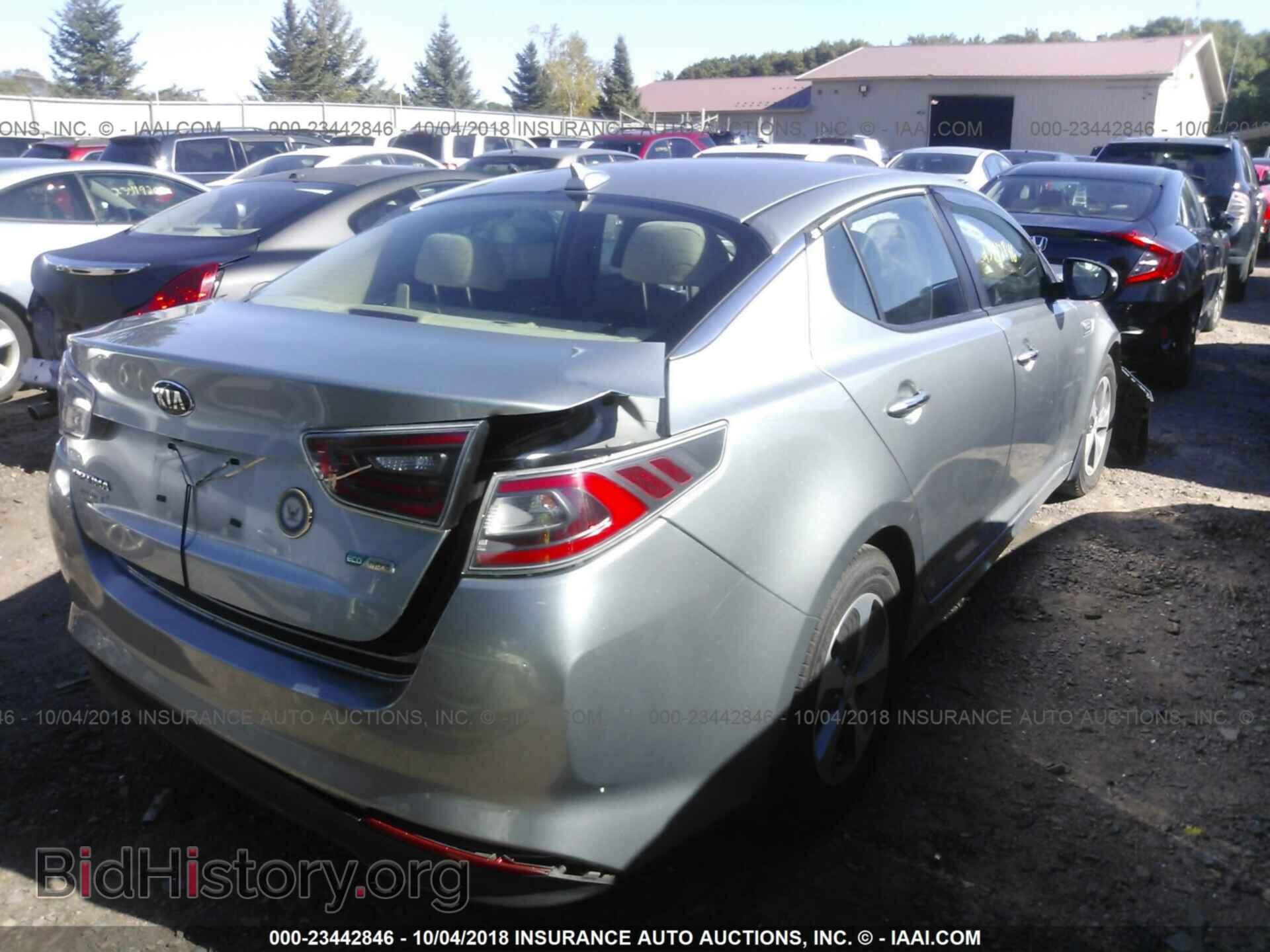 2014 Kia Optima - VIN: KNAGM4AD1E5073722 - Photo 4