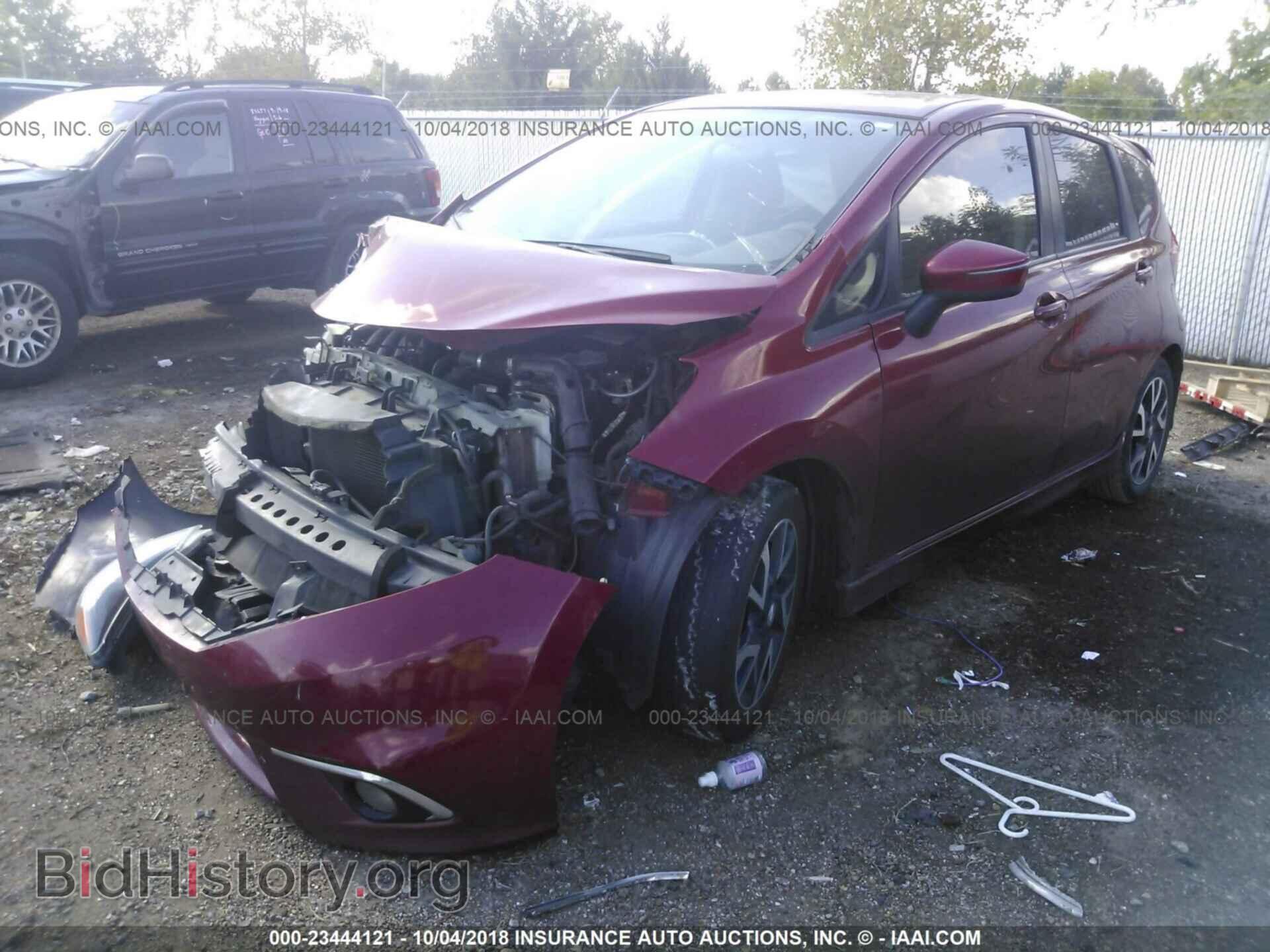 2015 Nissan Versa note - VIN: 3N1CE2CP9FL372891 - Фото 2