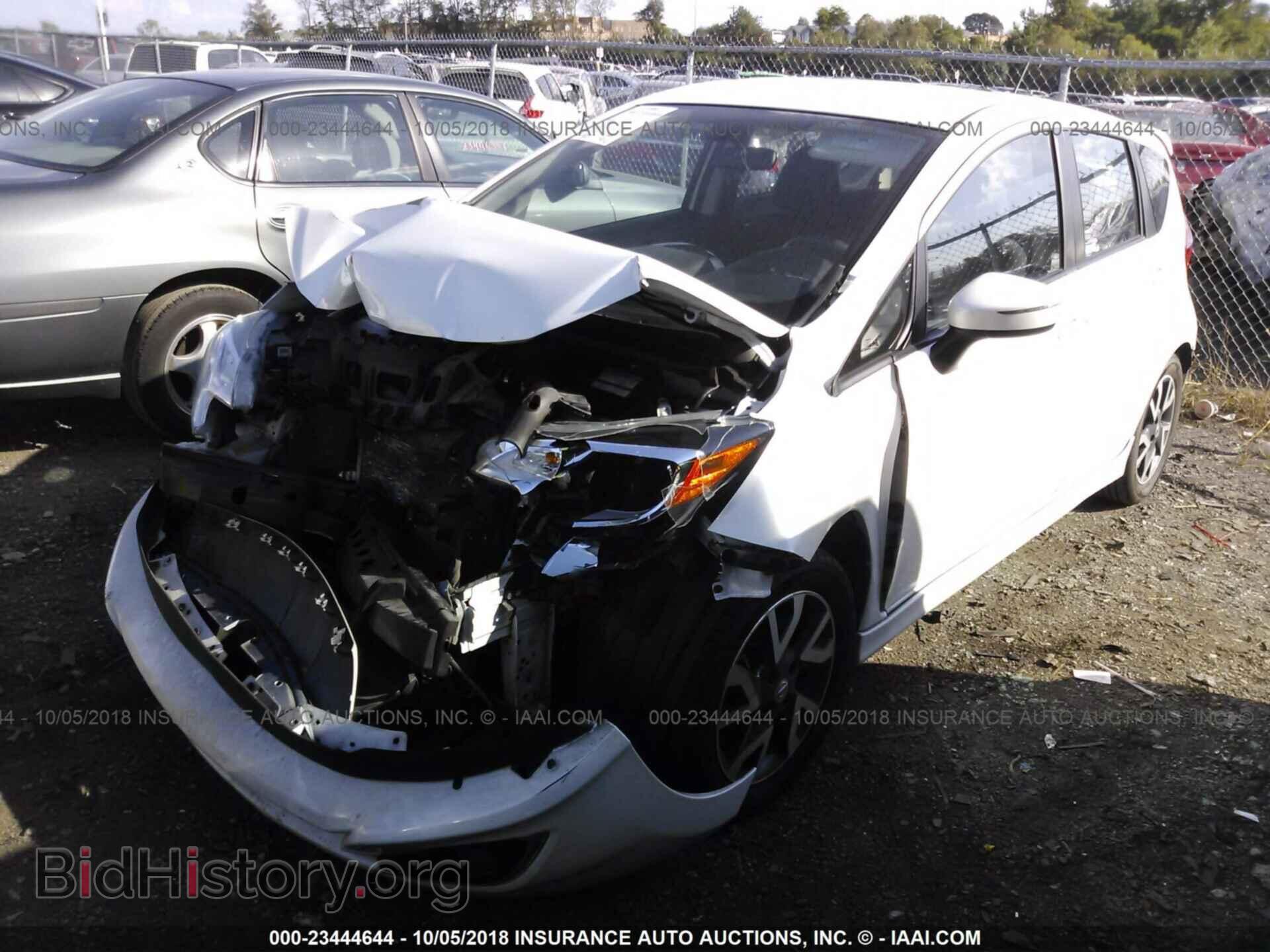 2015 Nissan Versa note - VIN: 3N1CE2CP5FL399831 - Photo 2
