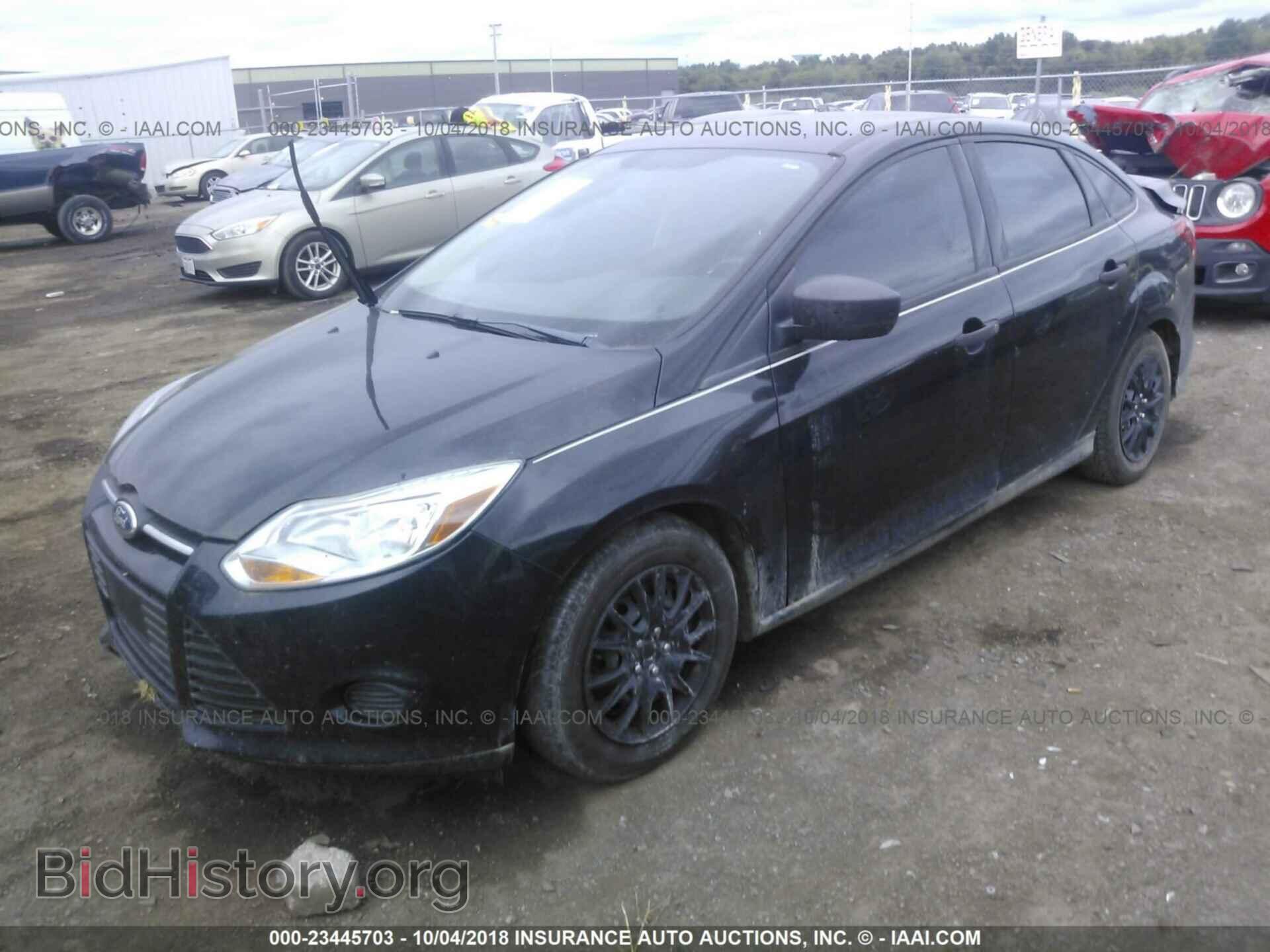 2012 Ford Focus - VIN: 1FAHP3E21CL361613 - Фото 2