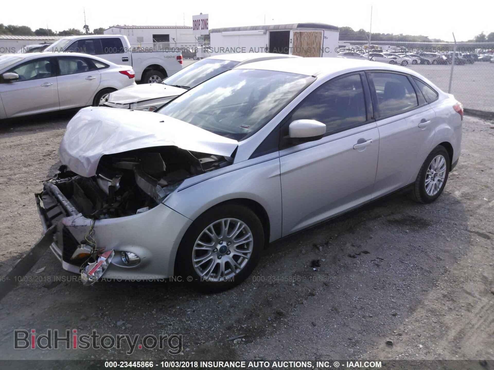 2012 Ford Focus - VIN: 1FAHP3F25CL121107 - Photo 2