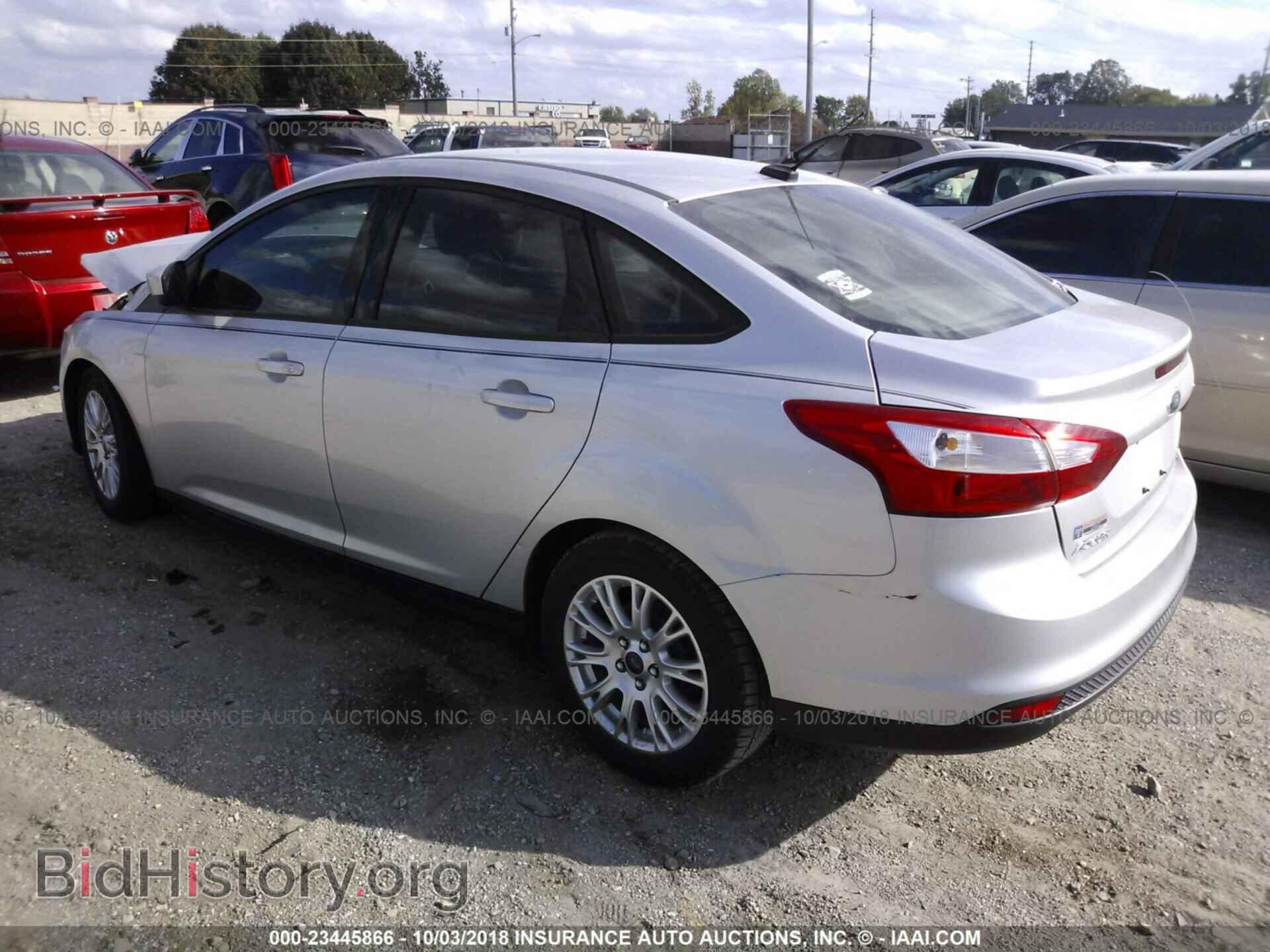 2012 Ford Focus - VIN: 1FAHP3F25CL121107 - Photo 3