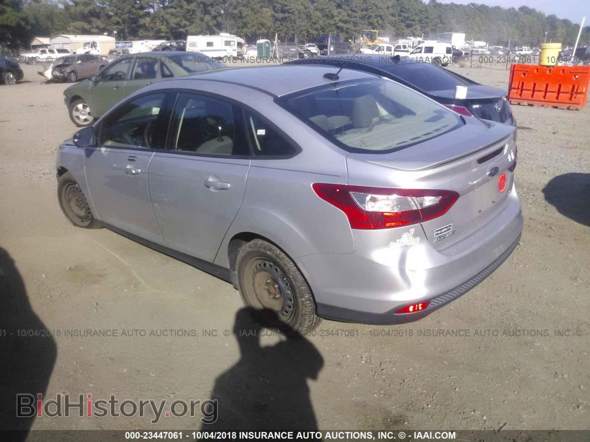 2012 Ford Focus - VIN: 1FAHP3F27CL317825 - Photo 3