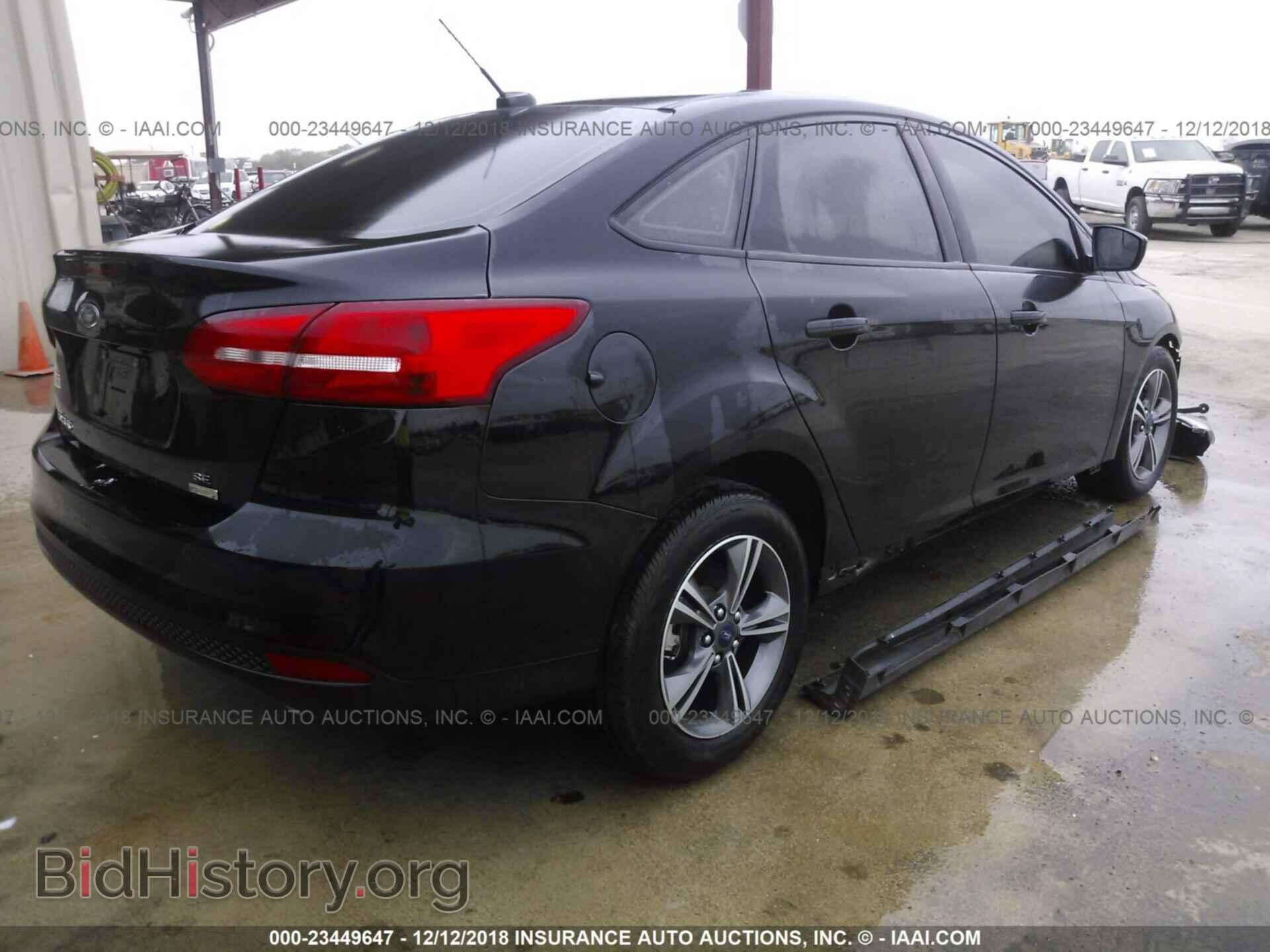 2018 Ford Focus - VIN: 1FADP3FE9JL259237 - Фото 4