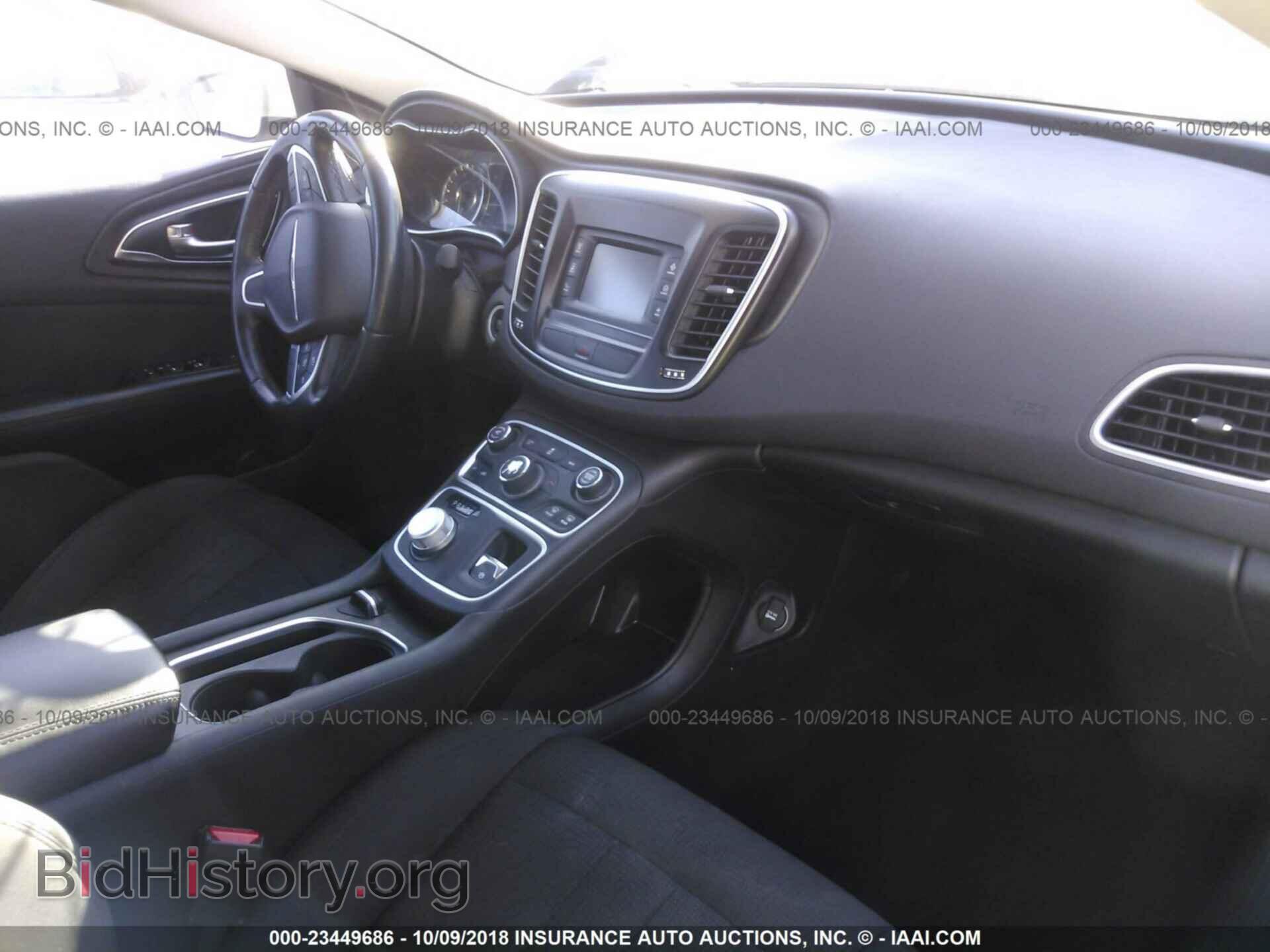 2016 Chrysler 200 - VIN: 1C3CCCAB9GN136733 - Photo 5