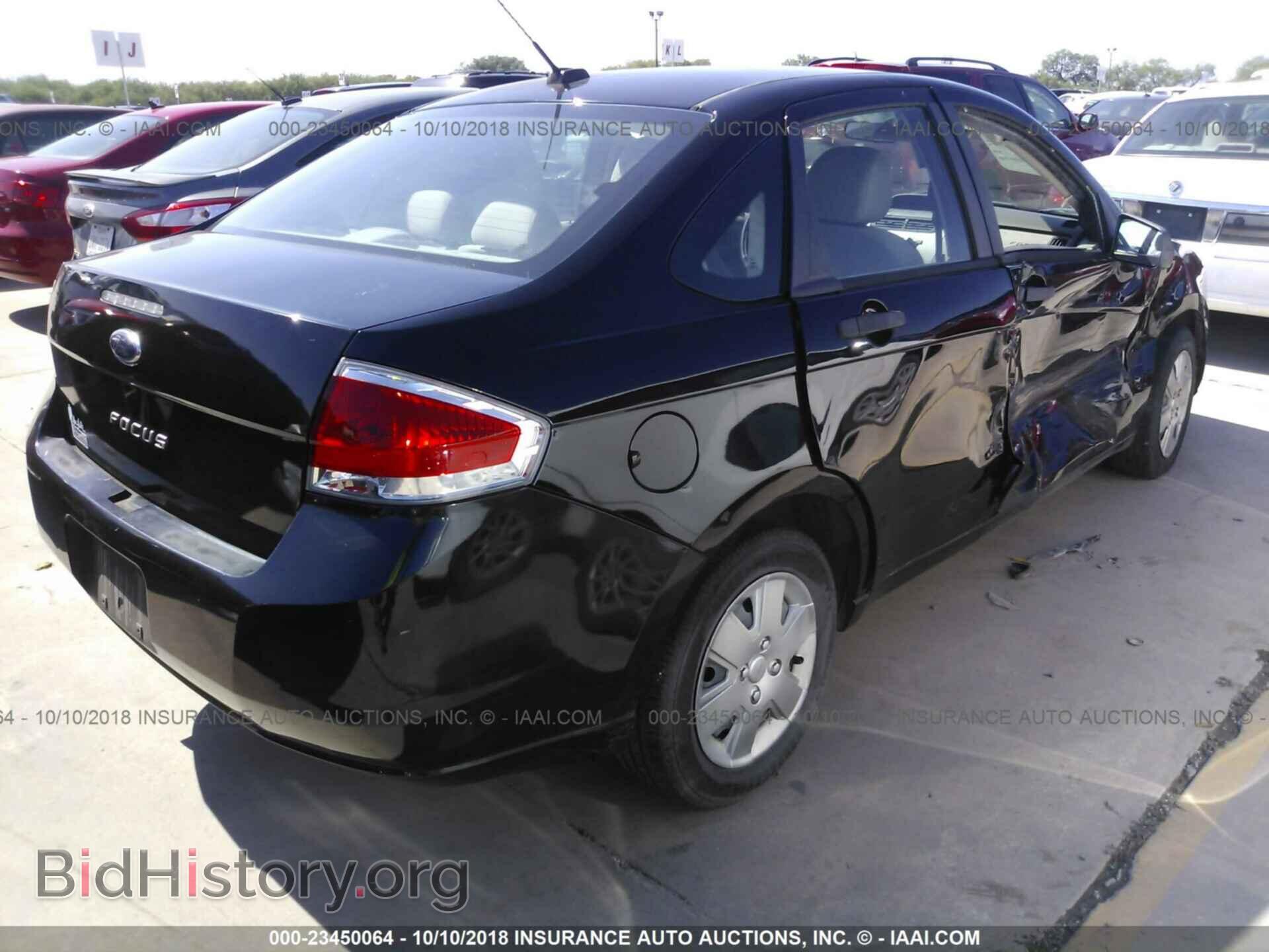 2011 Ford Focus - VIN: 1FAHP3EN1BW147857 - Фото 4