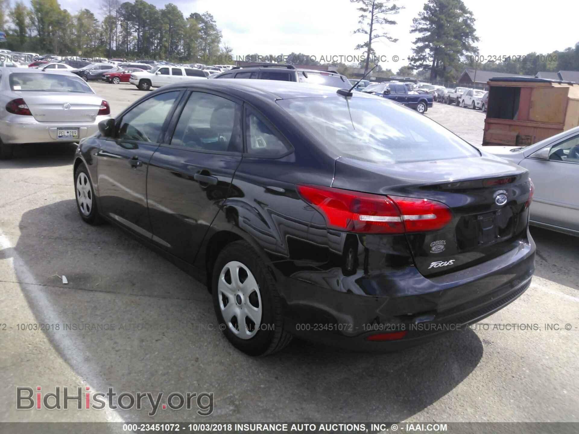 2017 Ford Focus - VIN: 1FADP3E22HL322471 - Photo 3