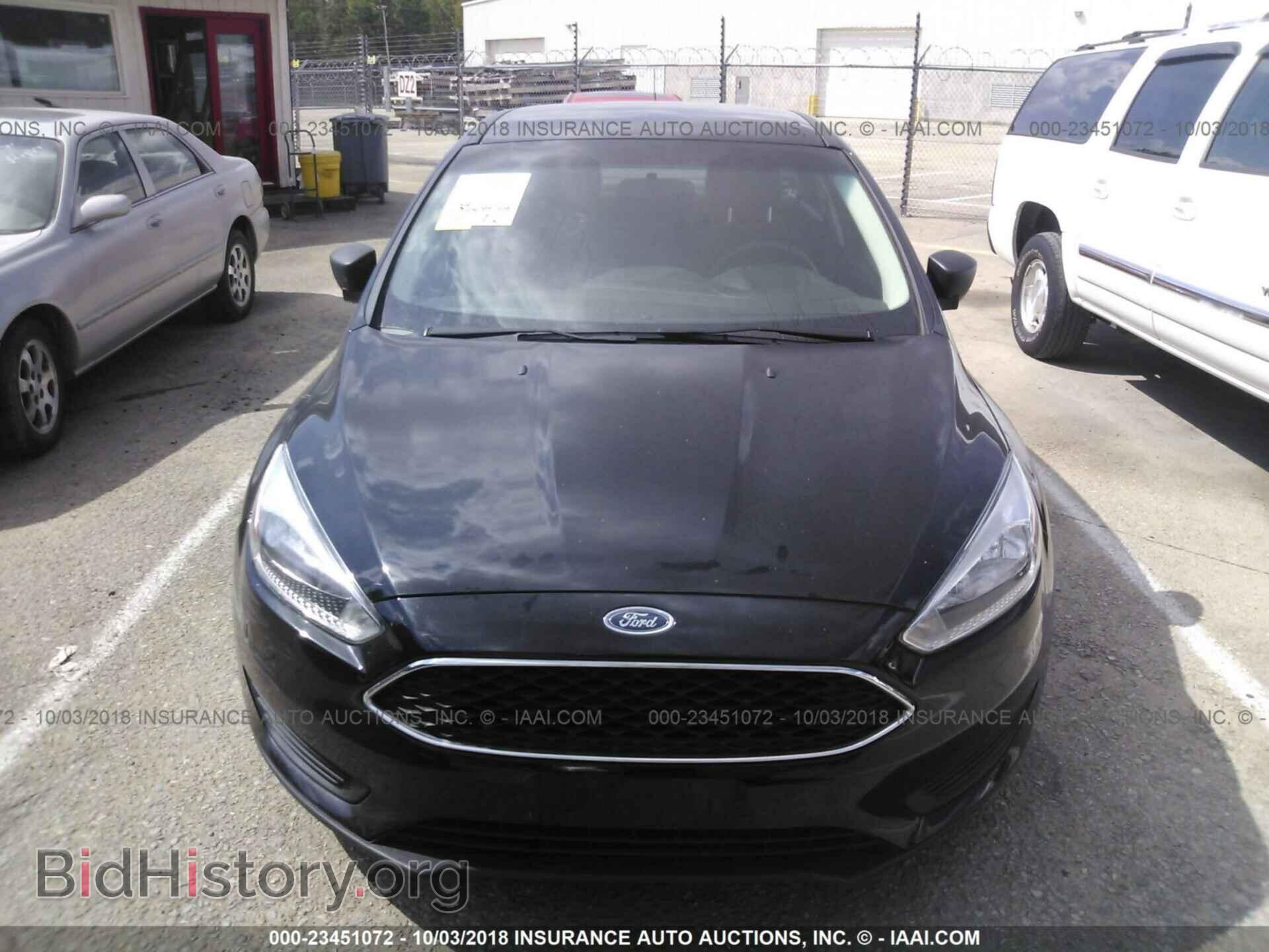 2017 Ford Focus - VIN: 1FADP3E22HL322471 - Photo 6