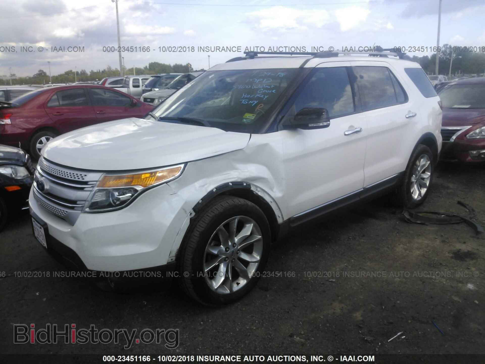 2011 Ford Explorer - VIN: 1FMHK7D84BGA04936 - Фото 2