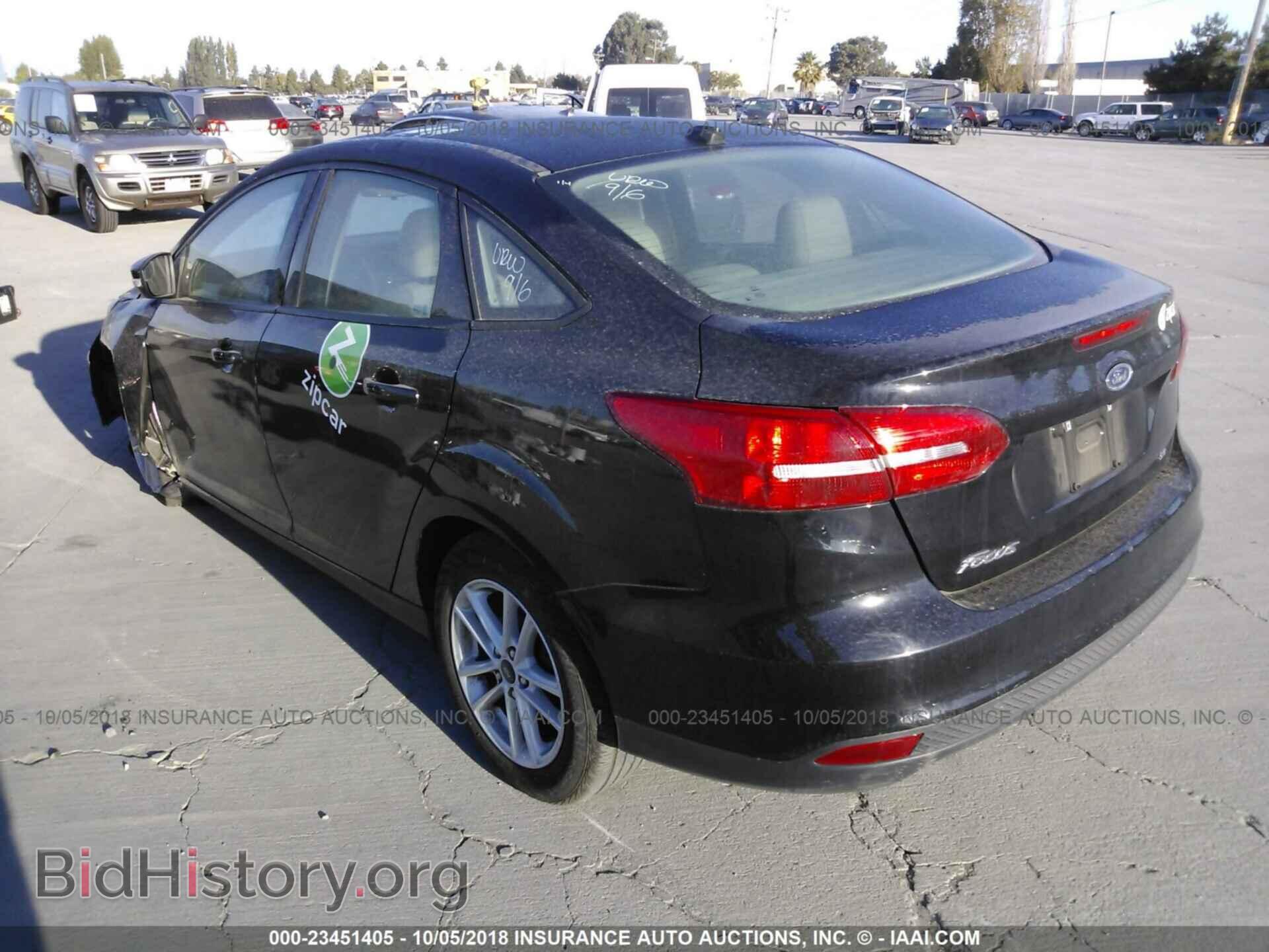 2017 Ford Focus - VIN: 1FADP3F24HL267665 - Фото 3
