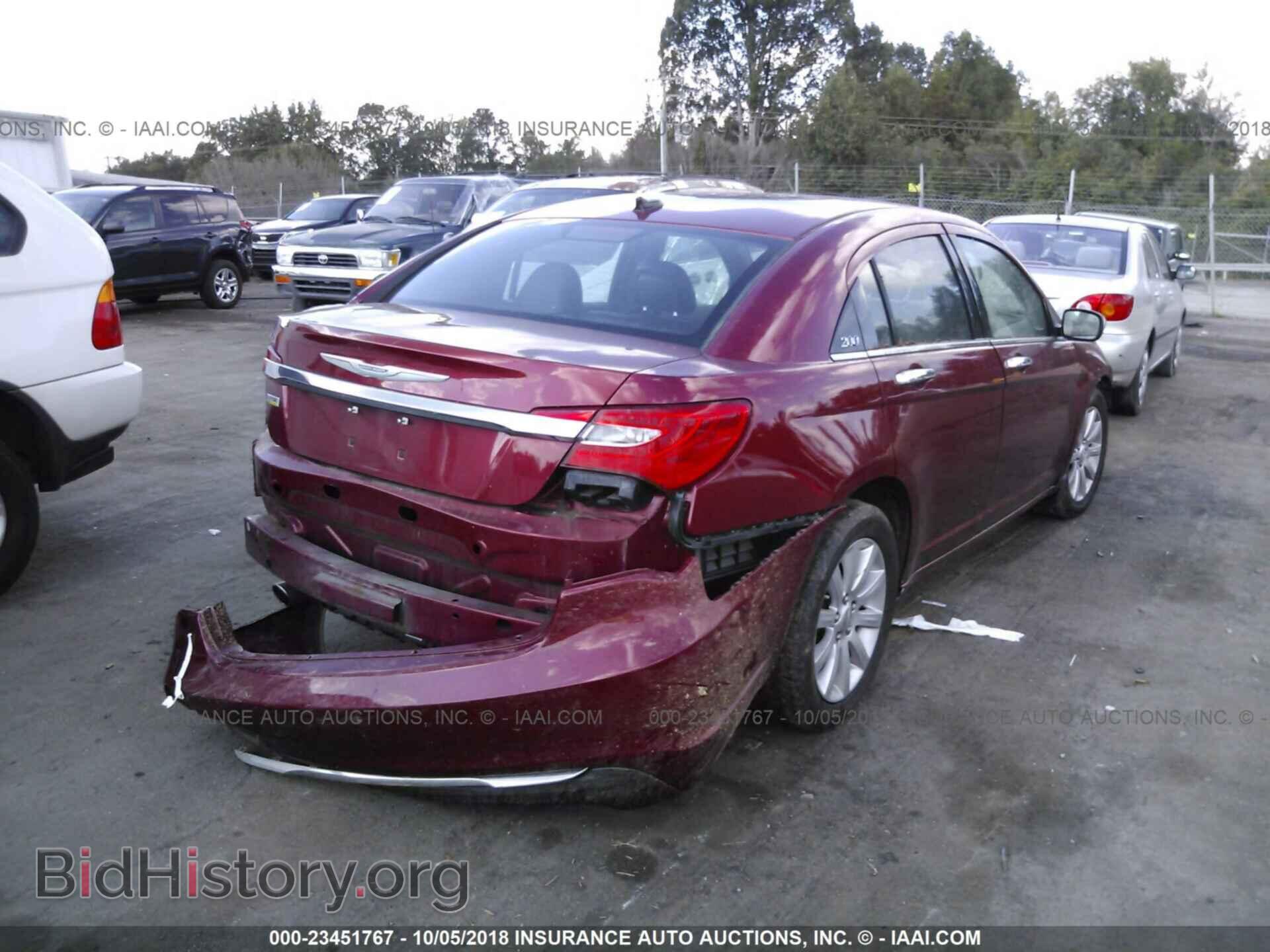 2013 Chrysler 200 - VIN: 1C3CCBCG1DN514820 - Photo 4