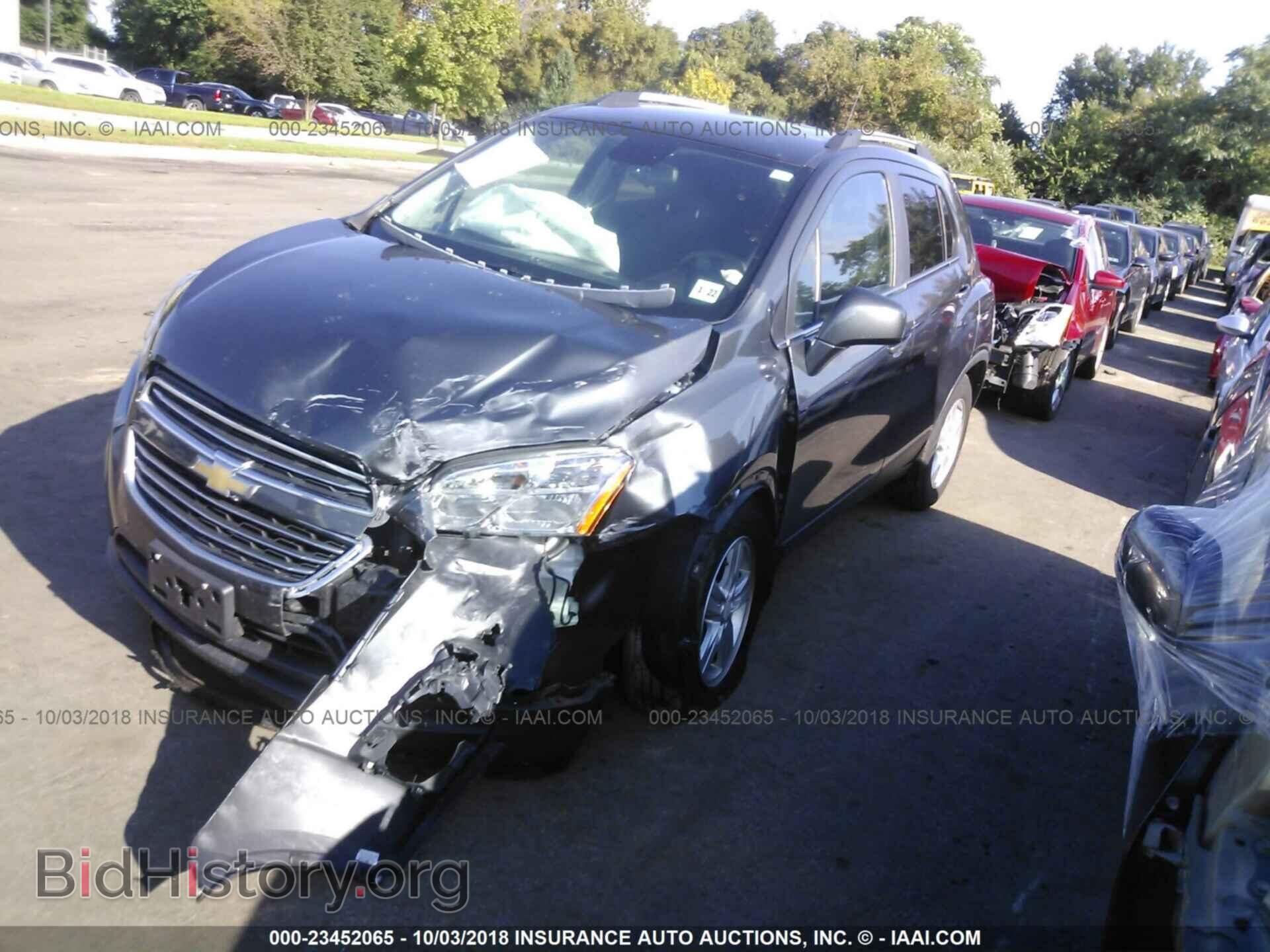 2016 Chevrolet Trax - VIN: 3GNCJLSB2GL265520 - Фото 2