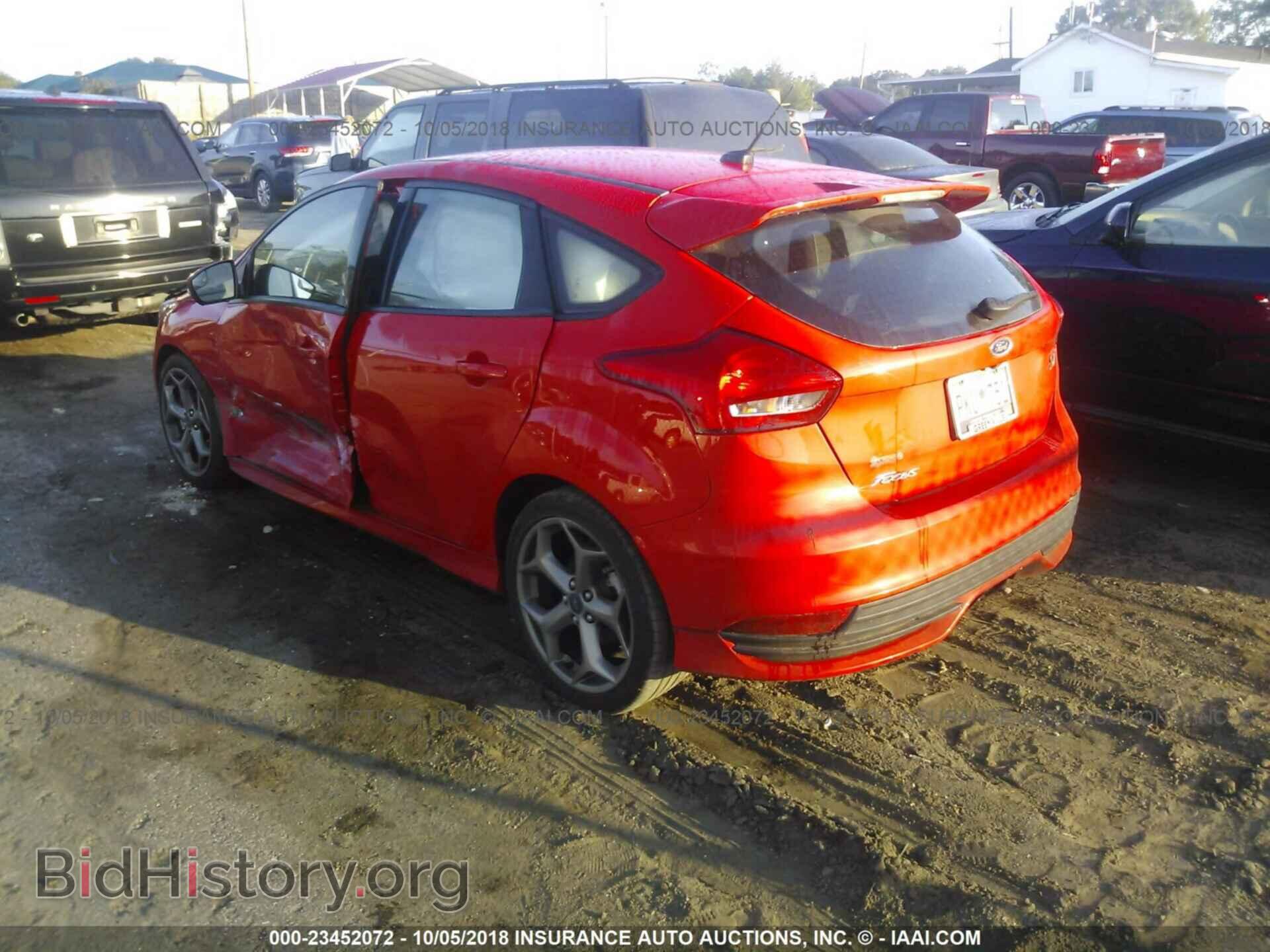 2016 Ford Focus - VIN: 1FADP3L93GL376232 - Photo 3