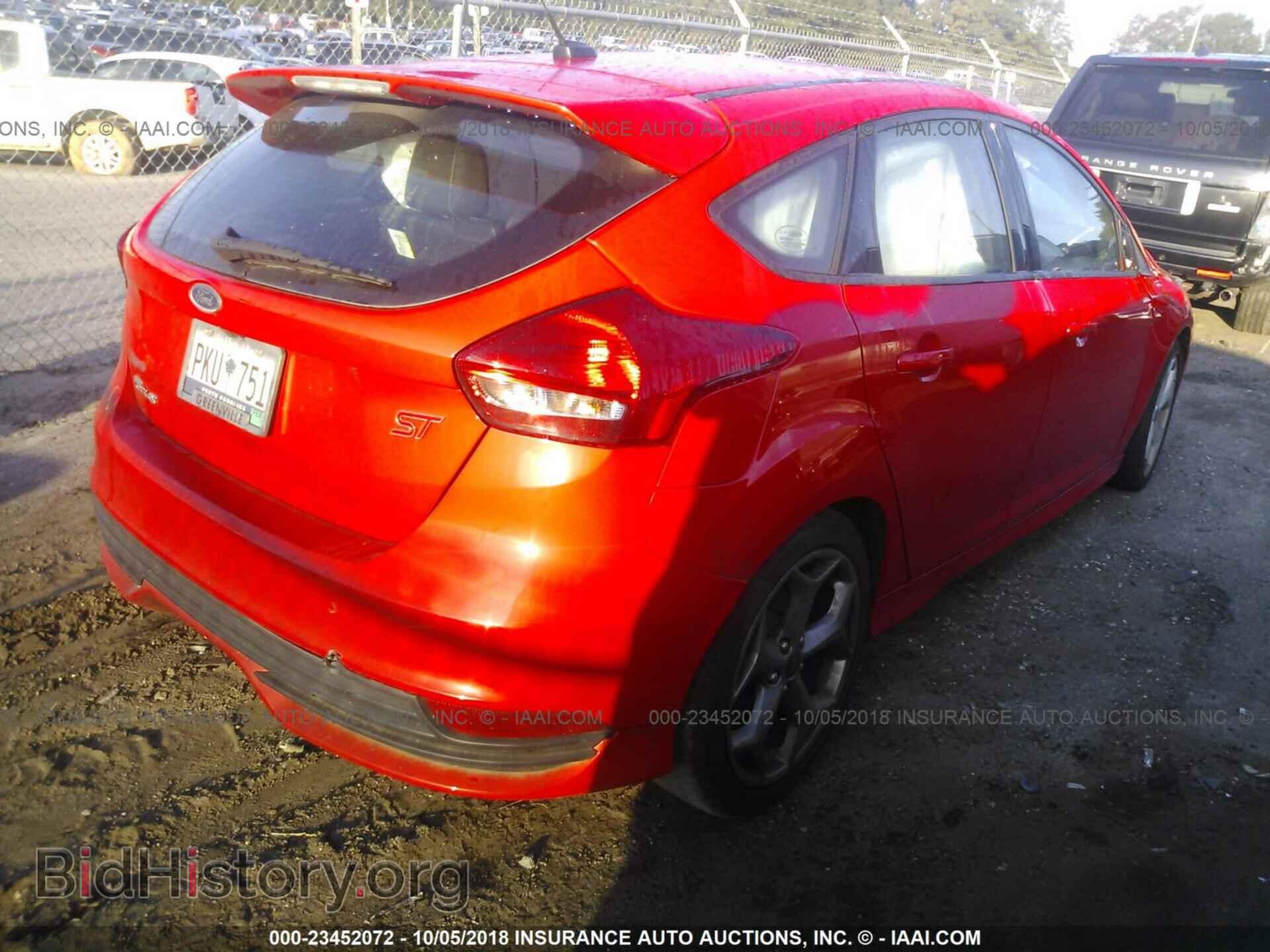 2016 Ford Focus - VIN: 1FADP3L93GL376232 - Photo 4